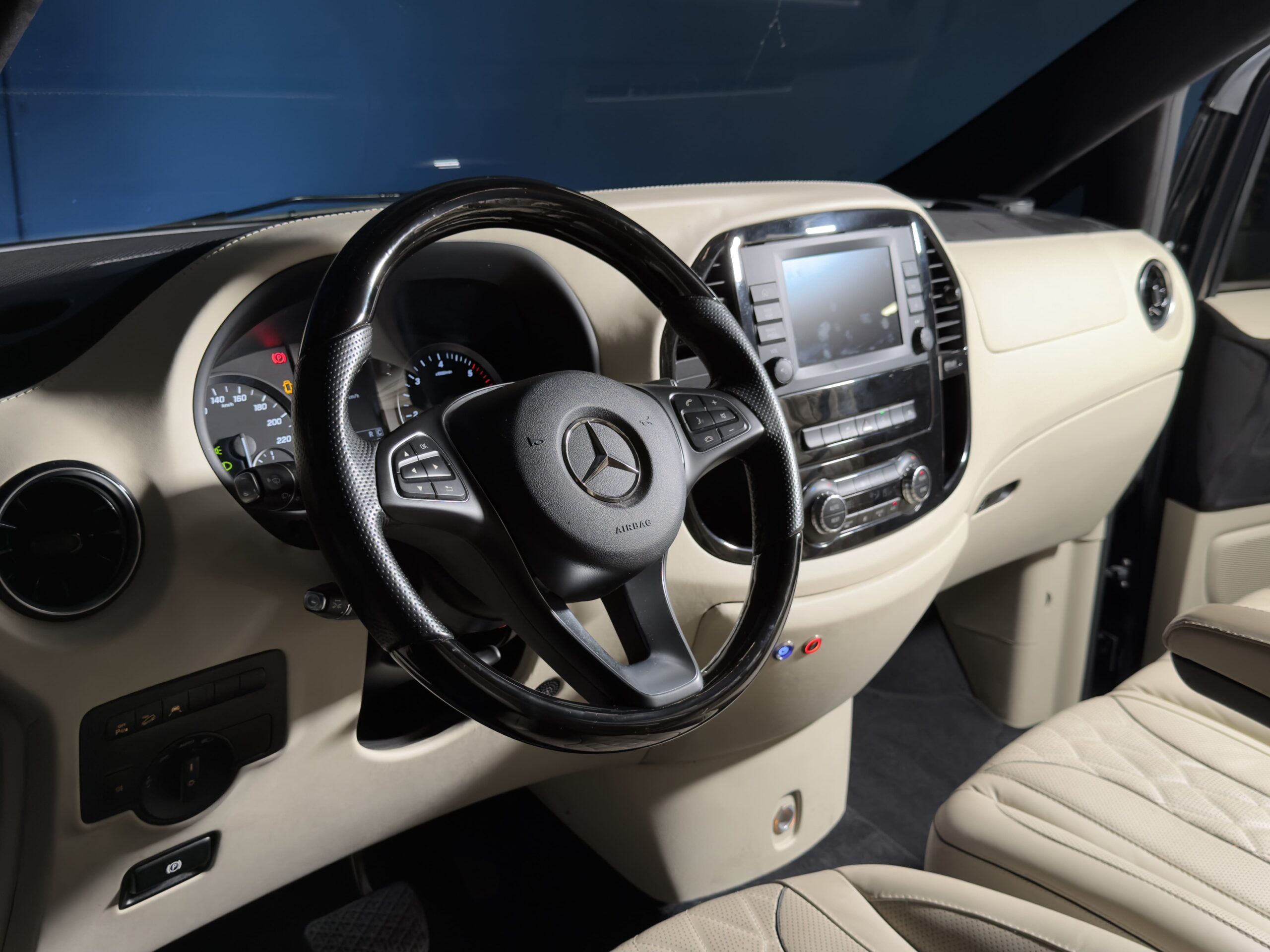 2023 Mercedes-Benz Vito Tourer Select Plus 124 CDI ELWB 4×4