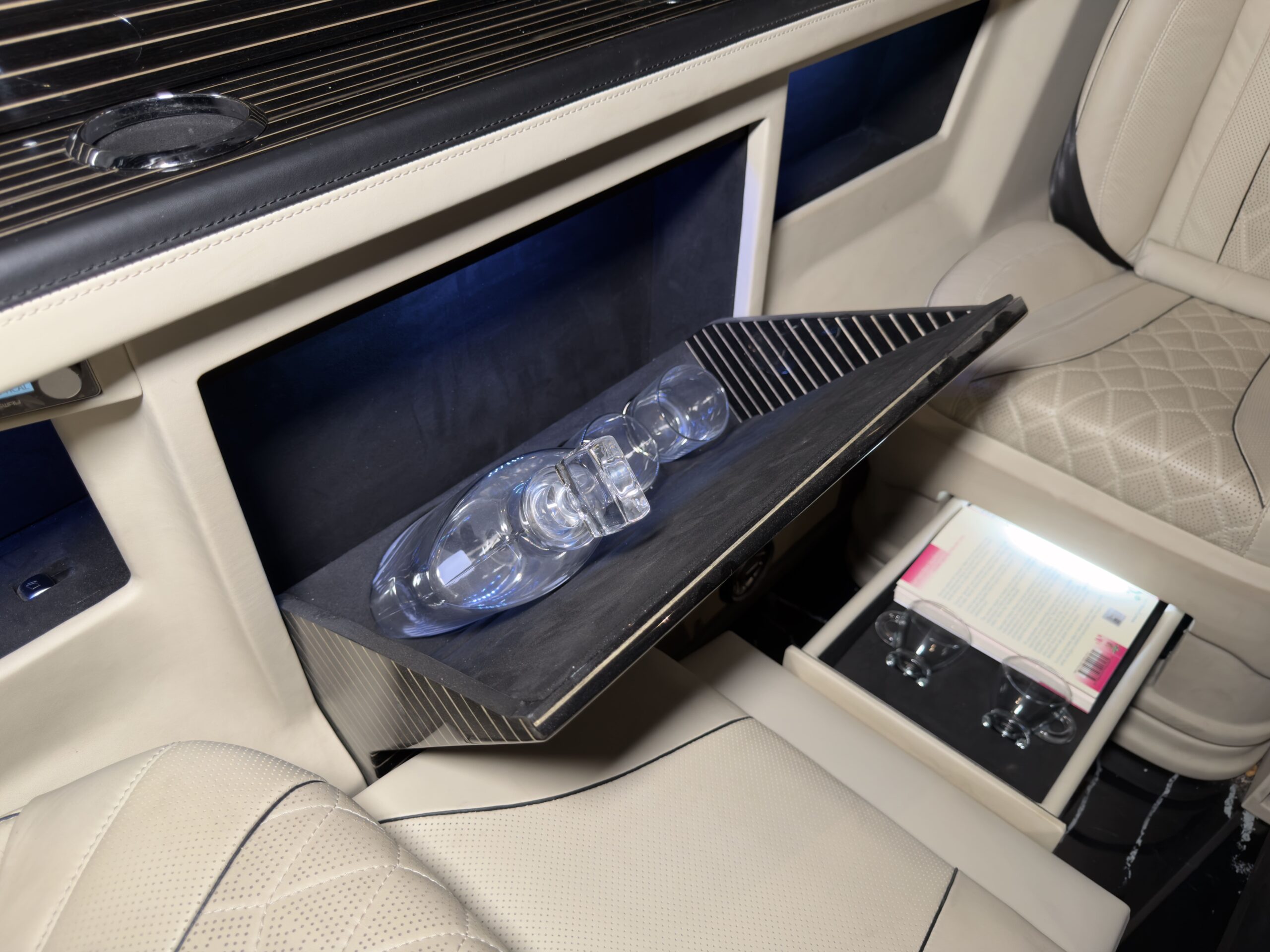 2023 Mercedes-Benz Vito Tourer Select Plus 124 CDI ELWB 4×4