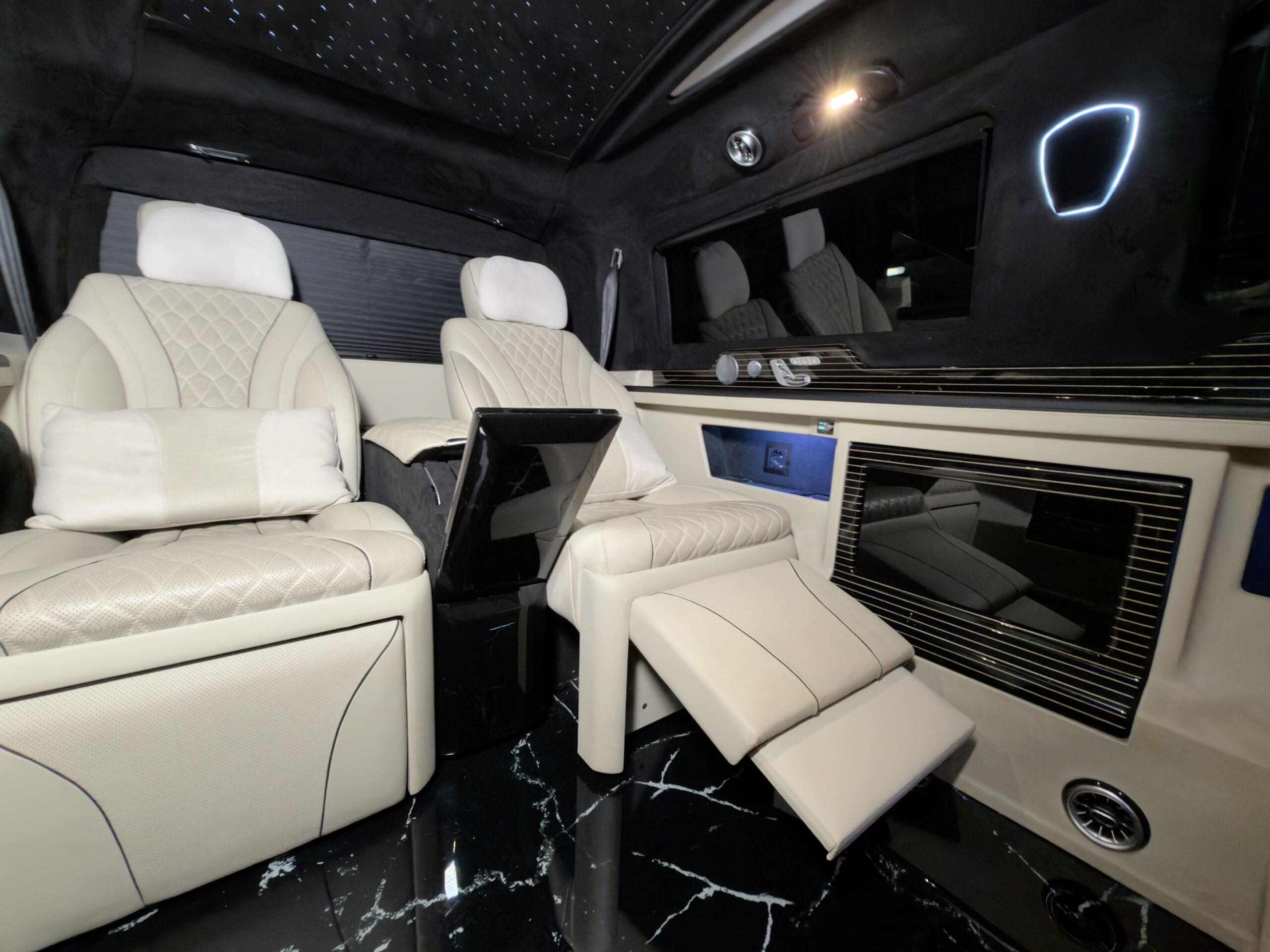 2023 Mercedes-Benz Vito Tourer Select Plus 124 CDI ELWB 4×4