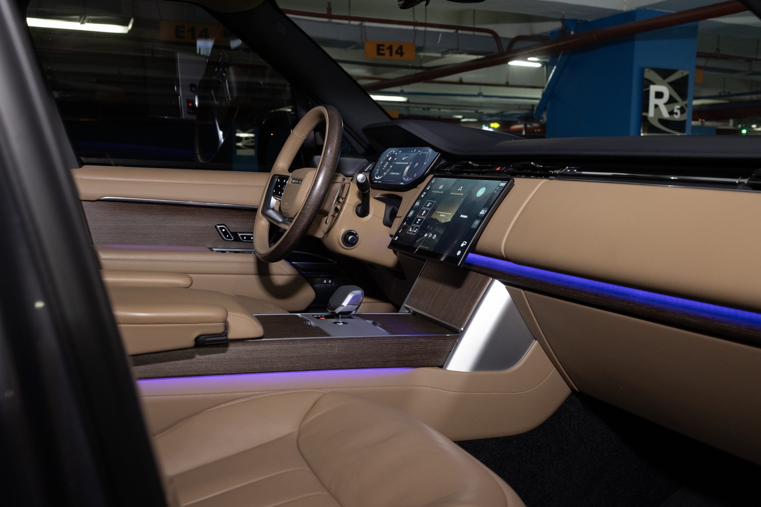 2023 Land Rover Range Rover D350 HSE