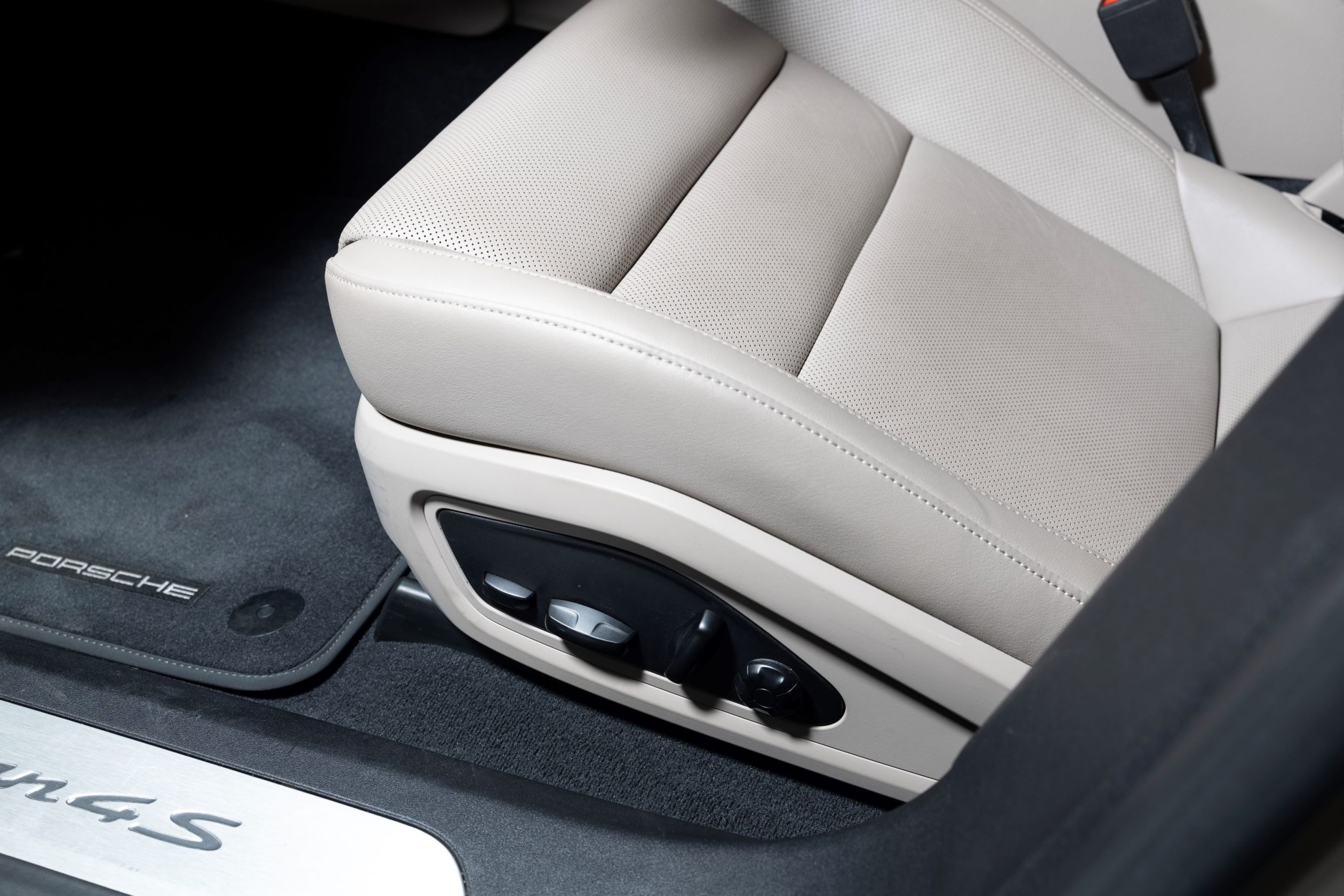 2021 Porsche Taycan 4S Performance Plus