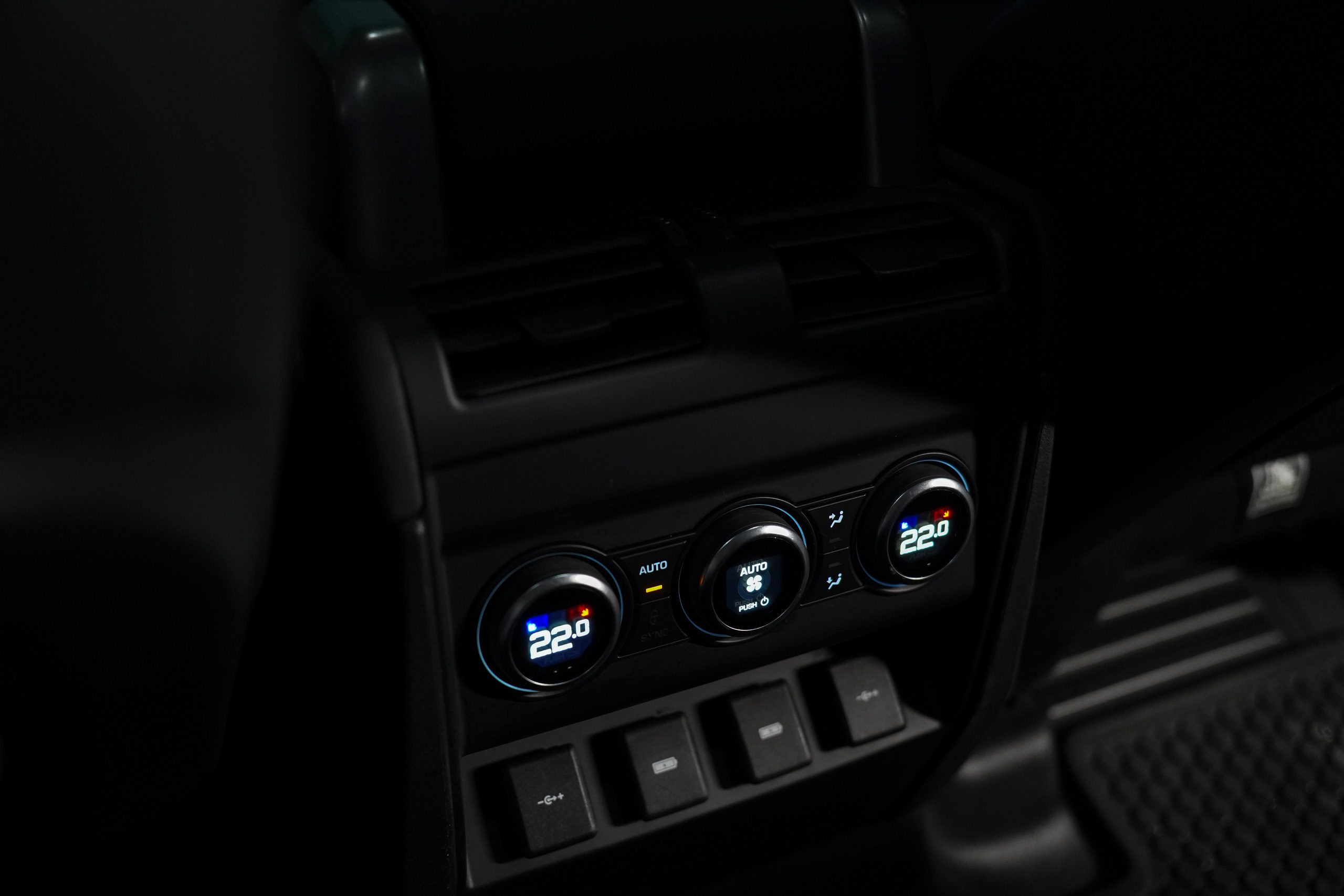 2020 Land Rover Defender D240 SE