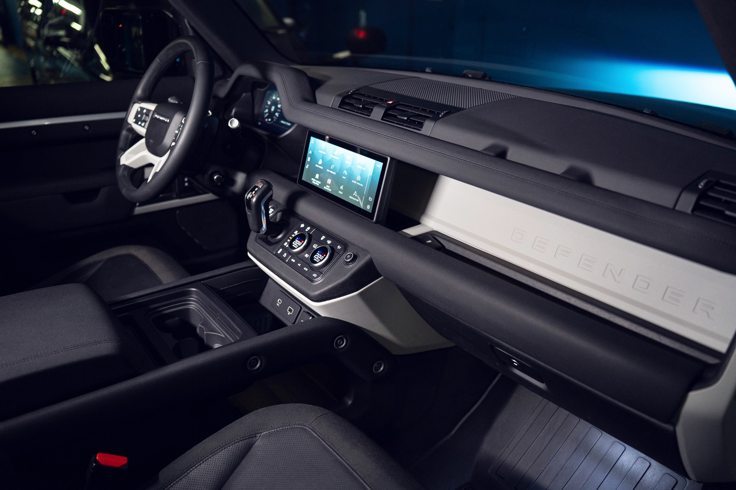 2020 Land Rover Defender D240 SE