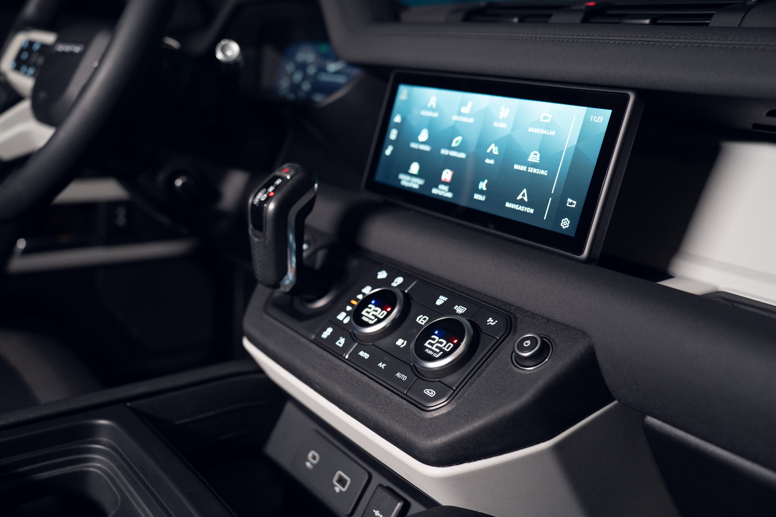 2020 Land Rover Defender D240 SE