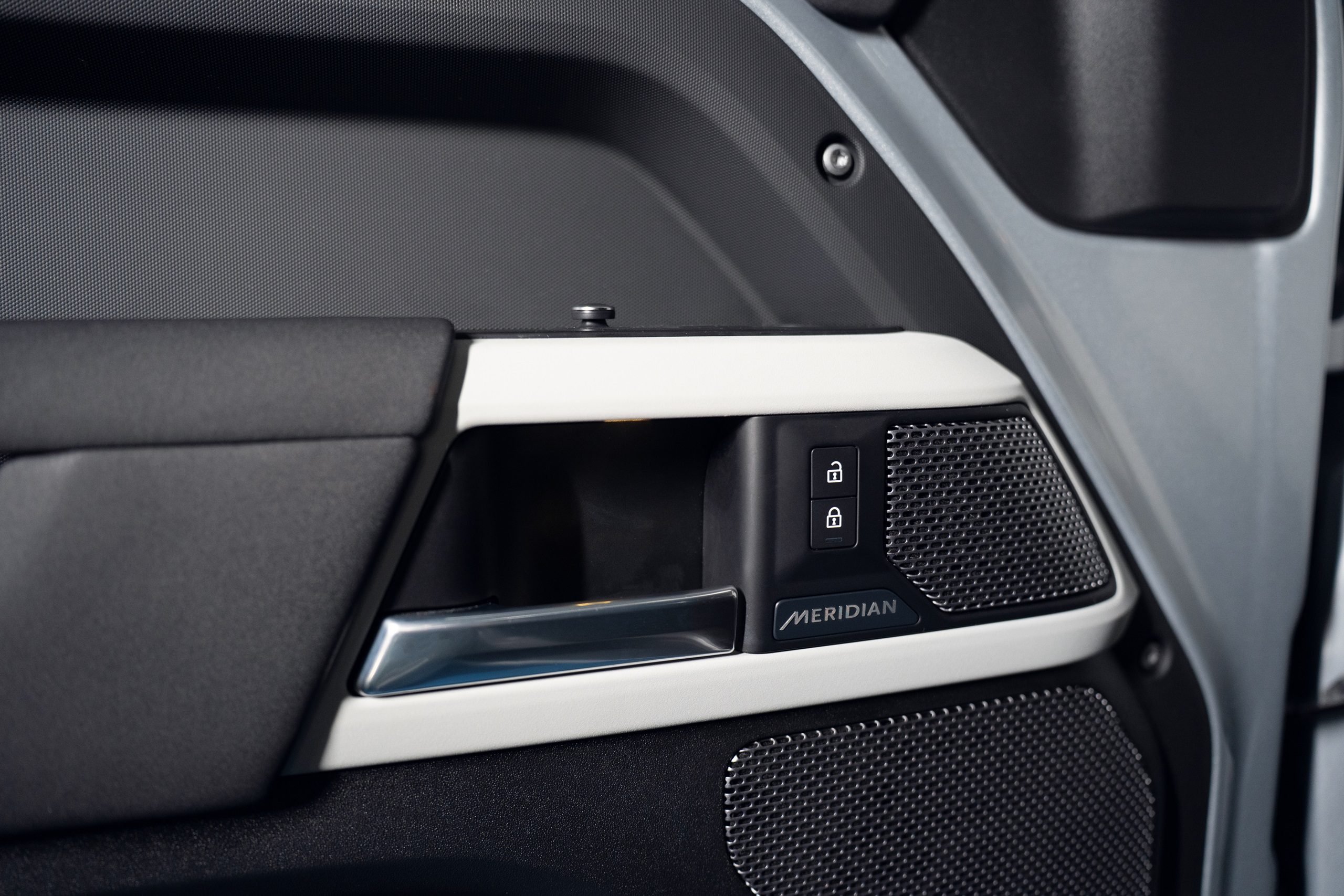 2020 Land Rover Defender D240 SE