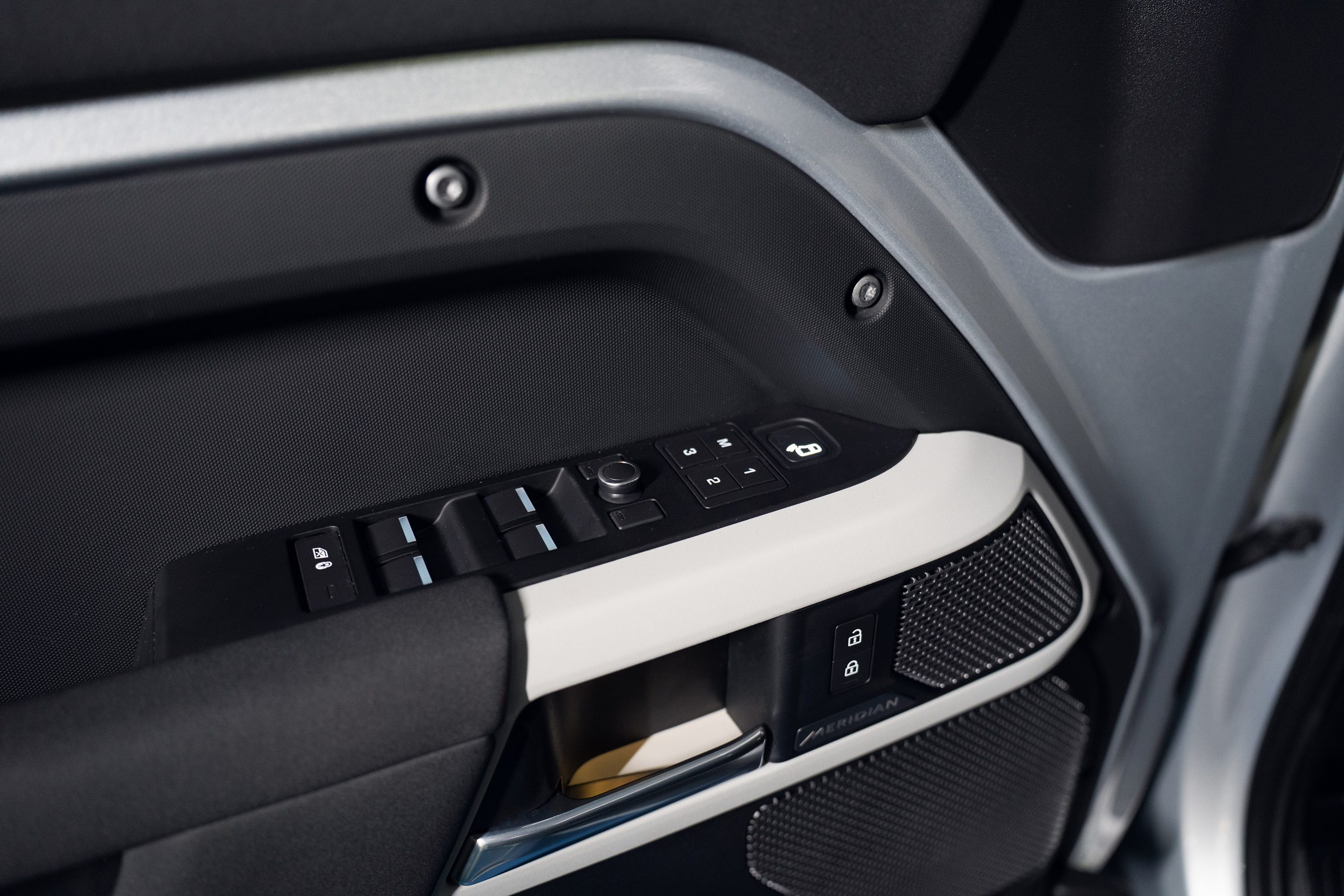 2020 Land Rover Defender D240 SE