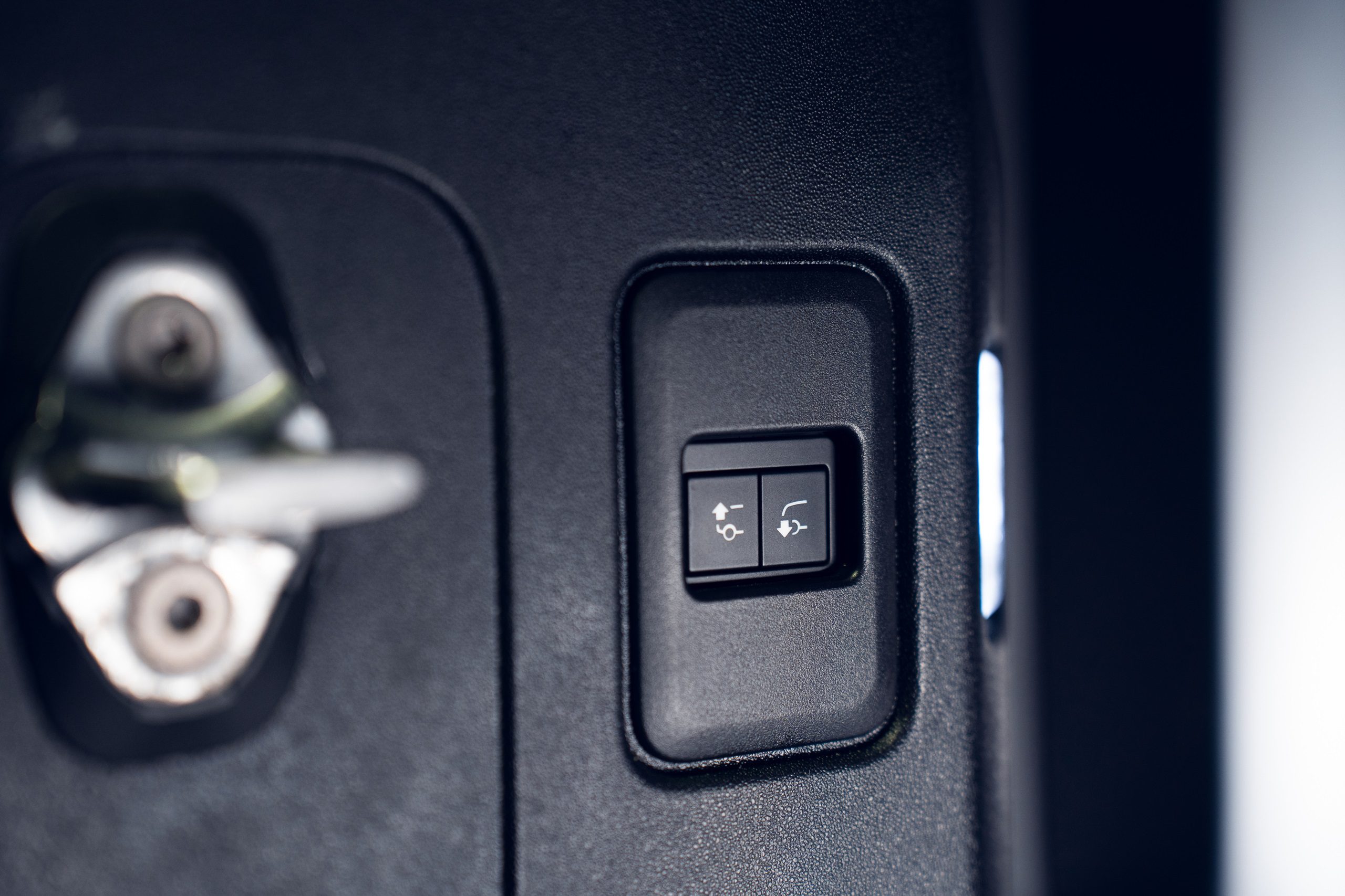 2020 Land Rover Defender D240 SE