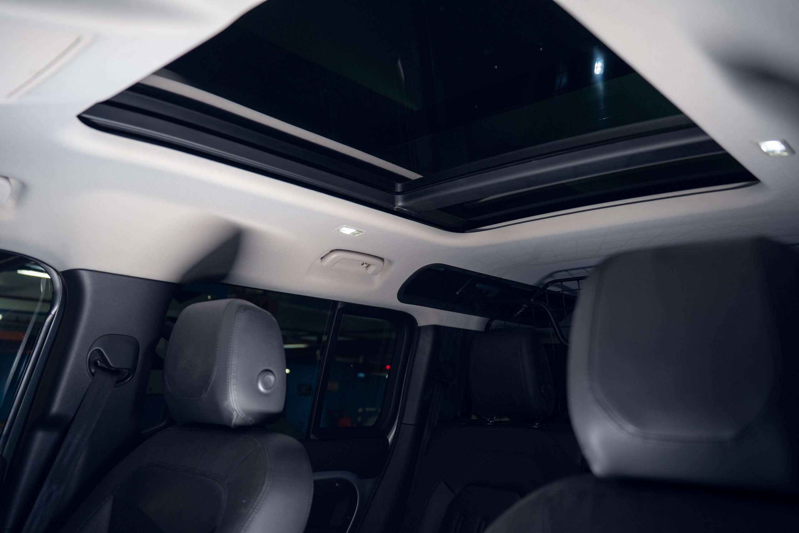 2020 Land Rover Defender D240 SE