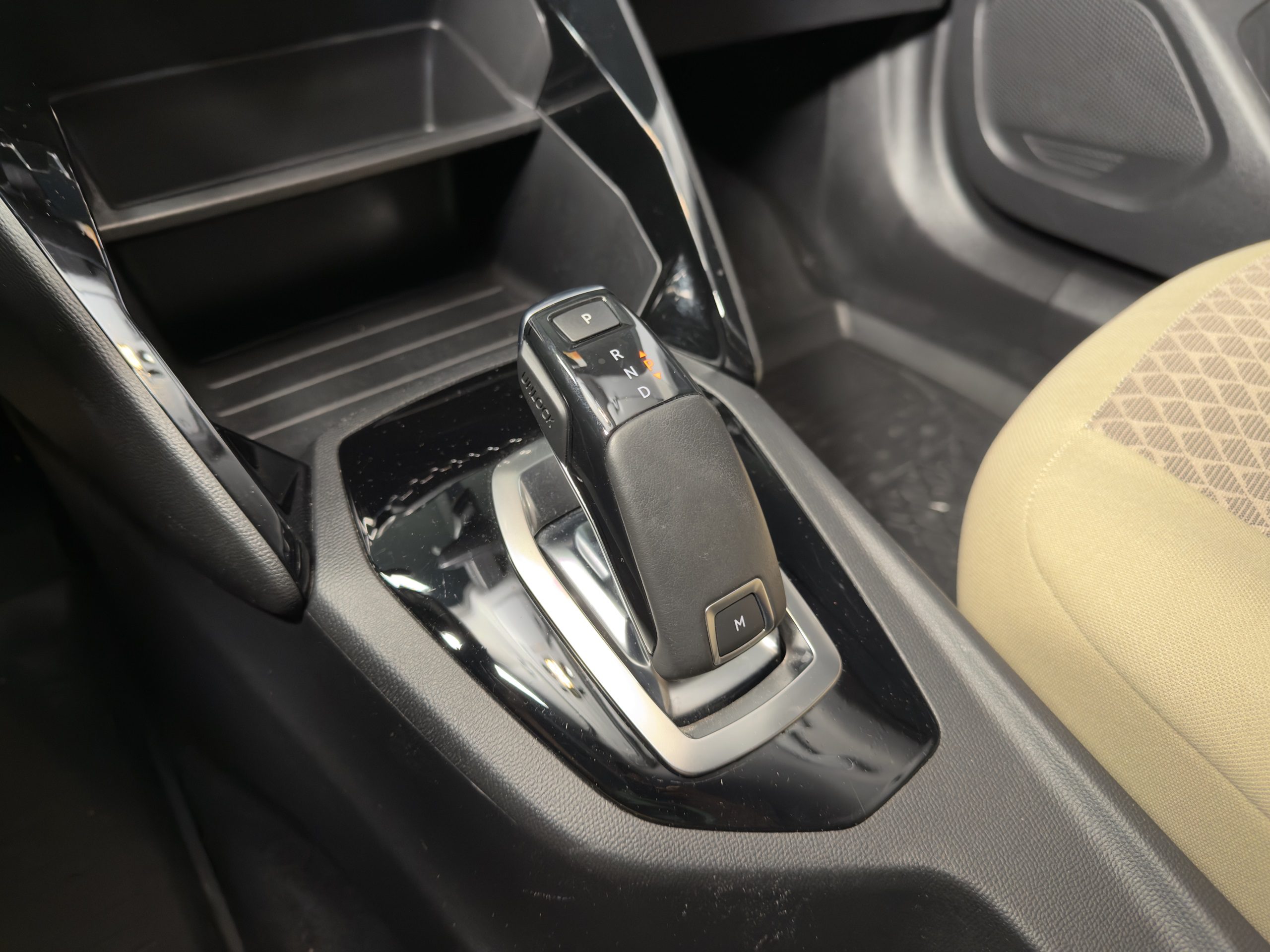 2021 Peugeot 2008 1.2 PureTech EAT8 Active