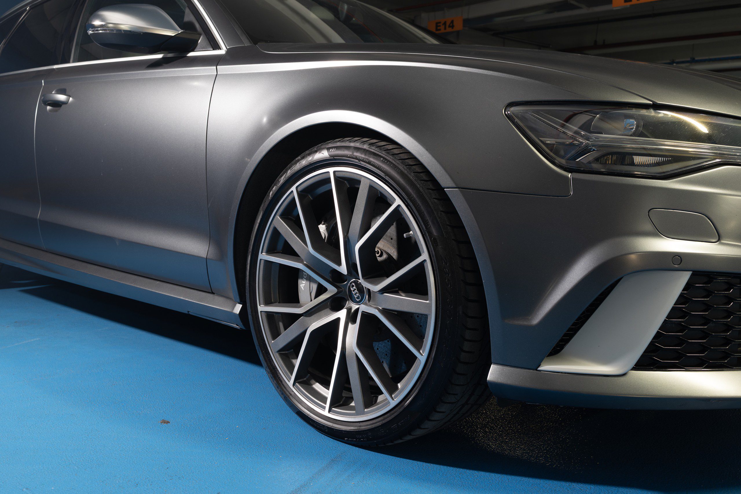 2016 AUDI RS6 Avant Performance