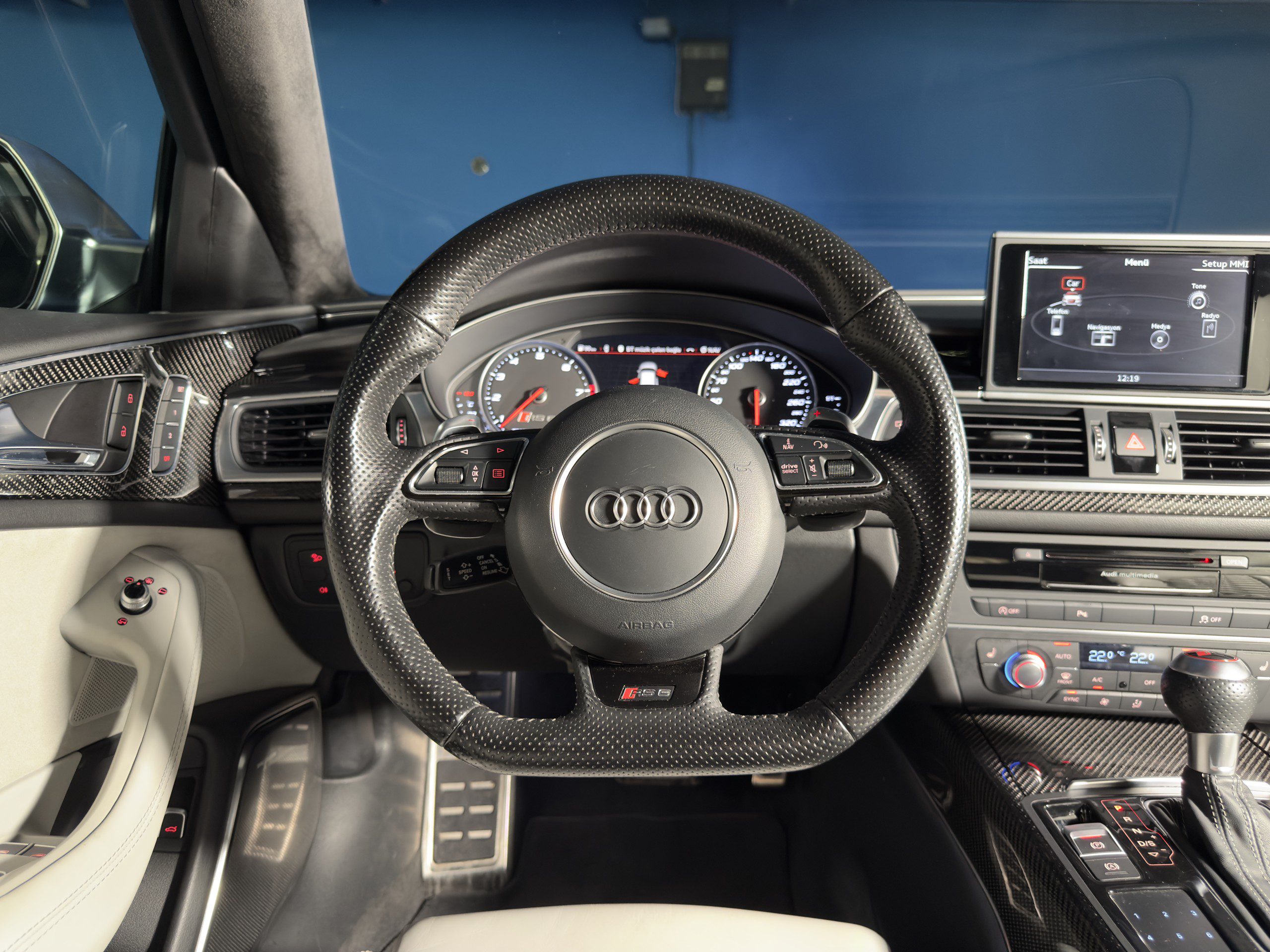 2016 AUDI RS6 Avant Performance