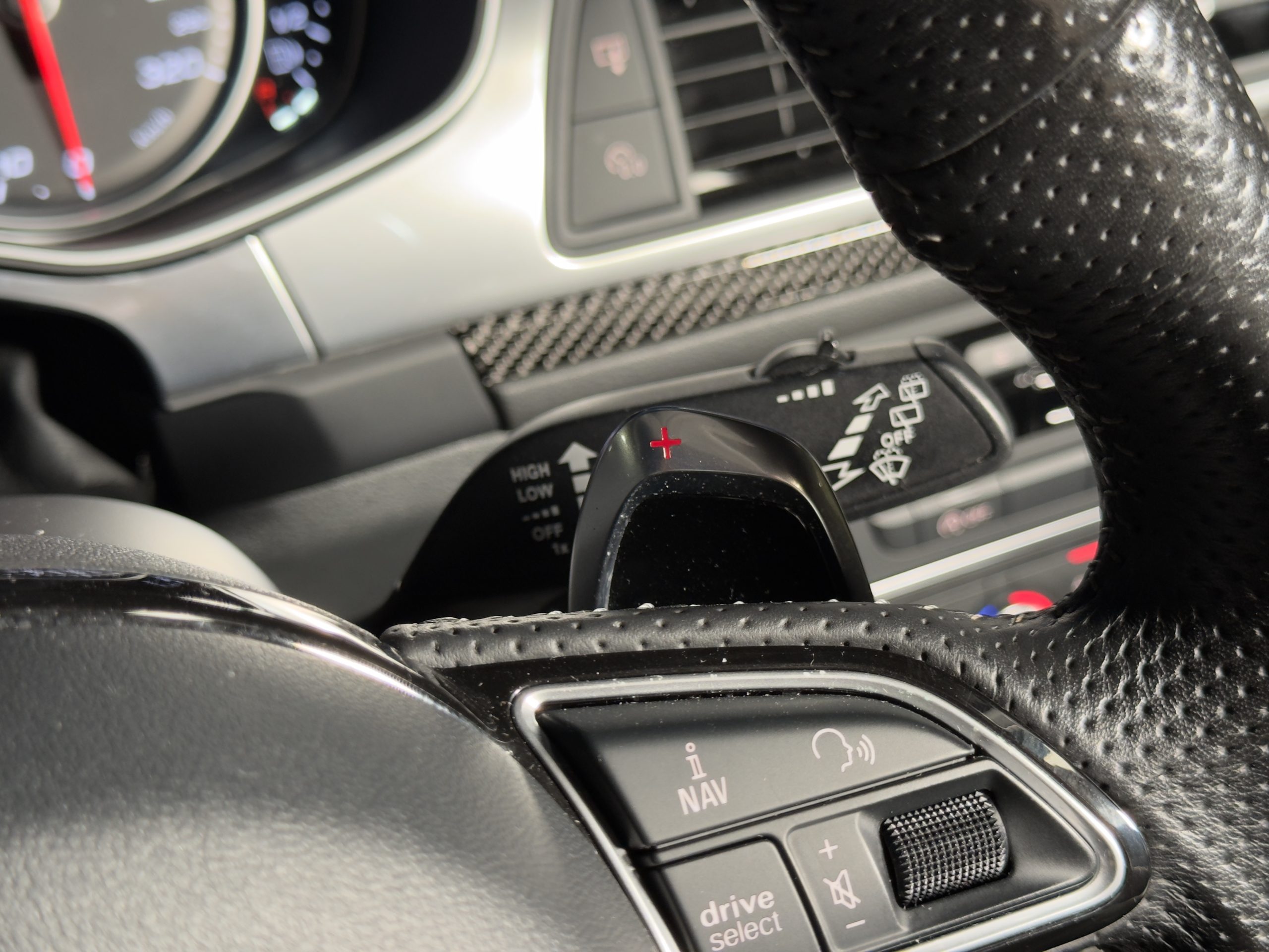 2016 AUDI RS6 Avant Performance