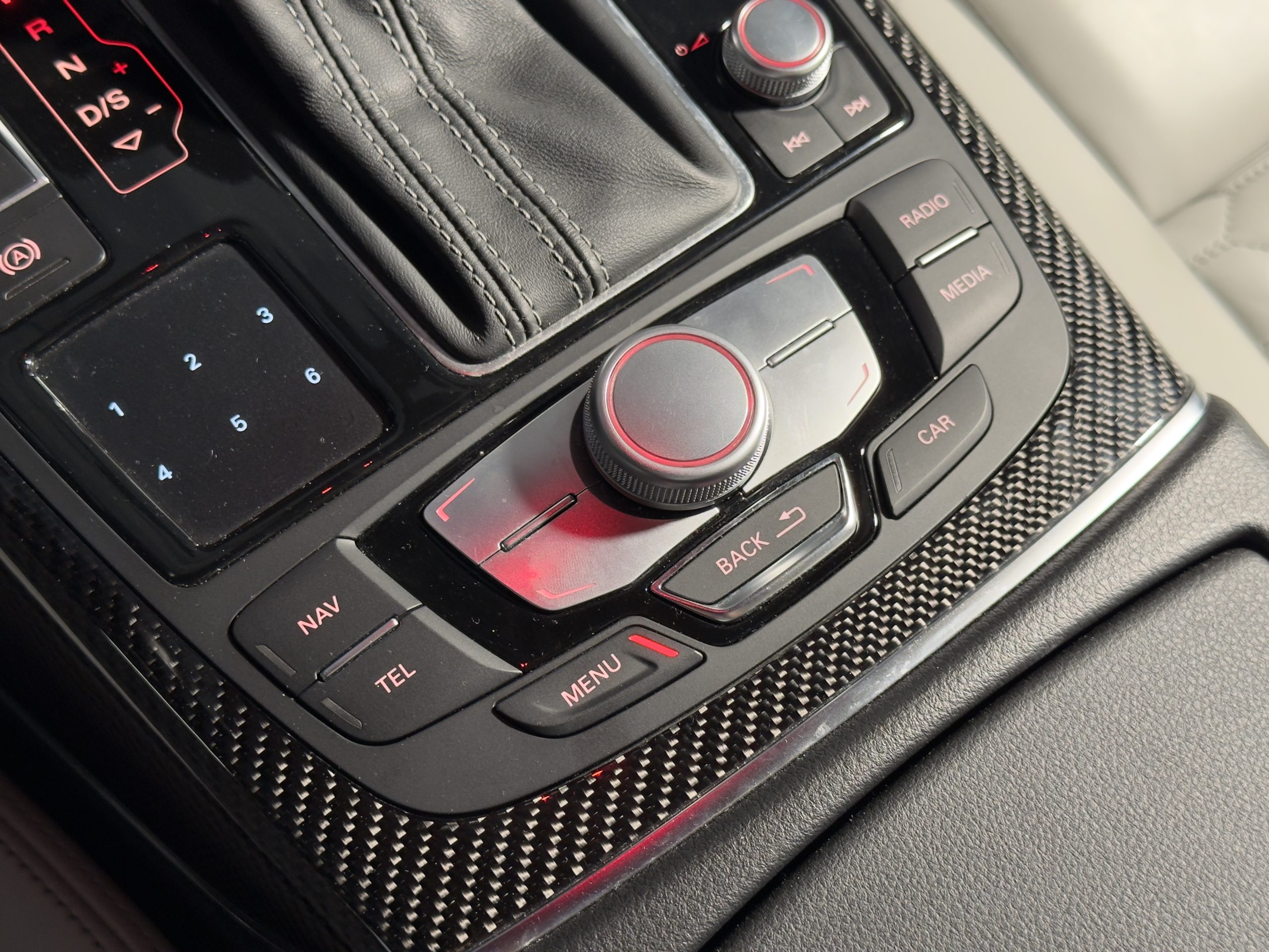 2016 AUDI RS6 Avant Performance