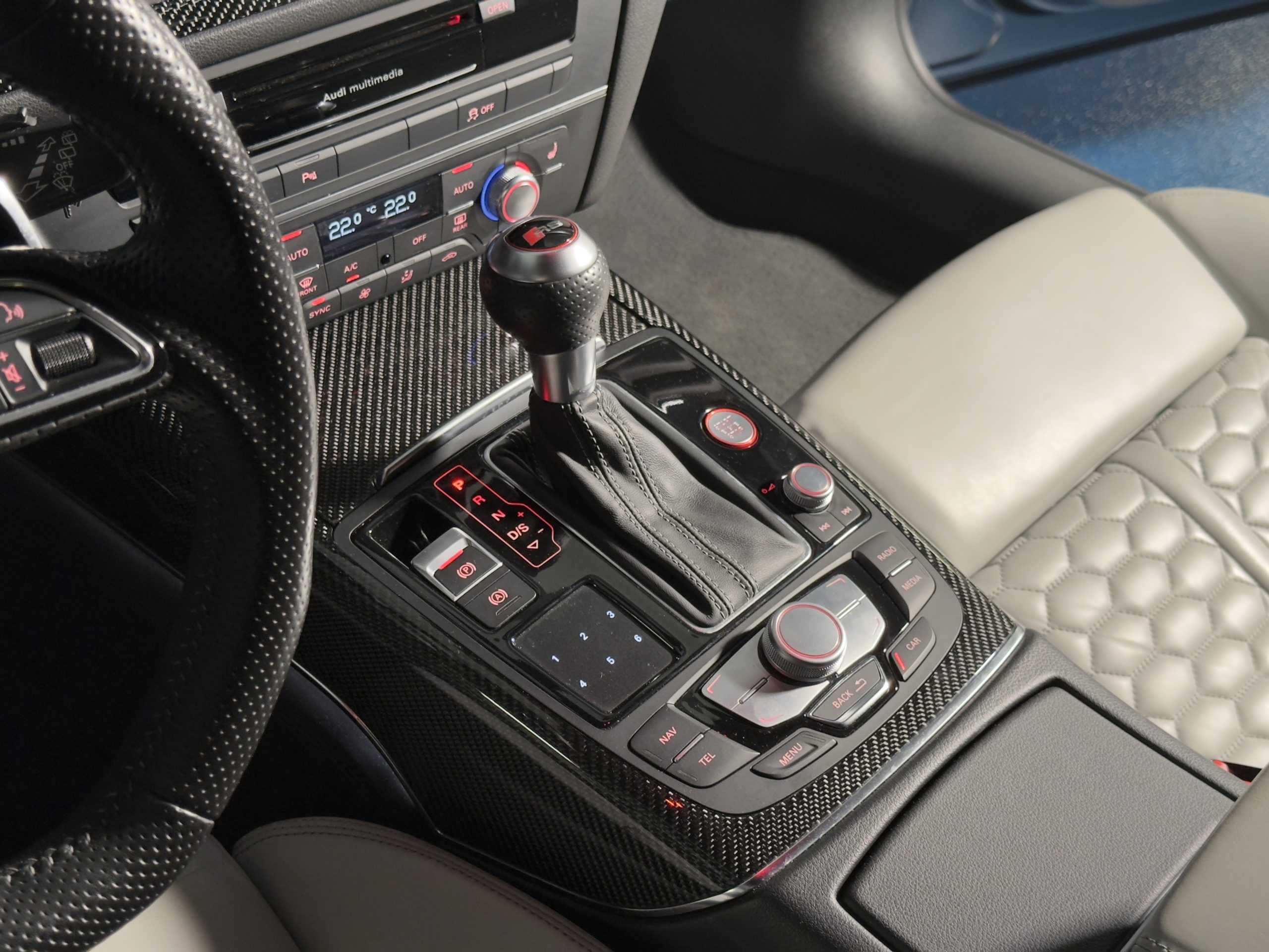 2016 AUDI RS6 Avant Performance