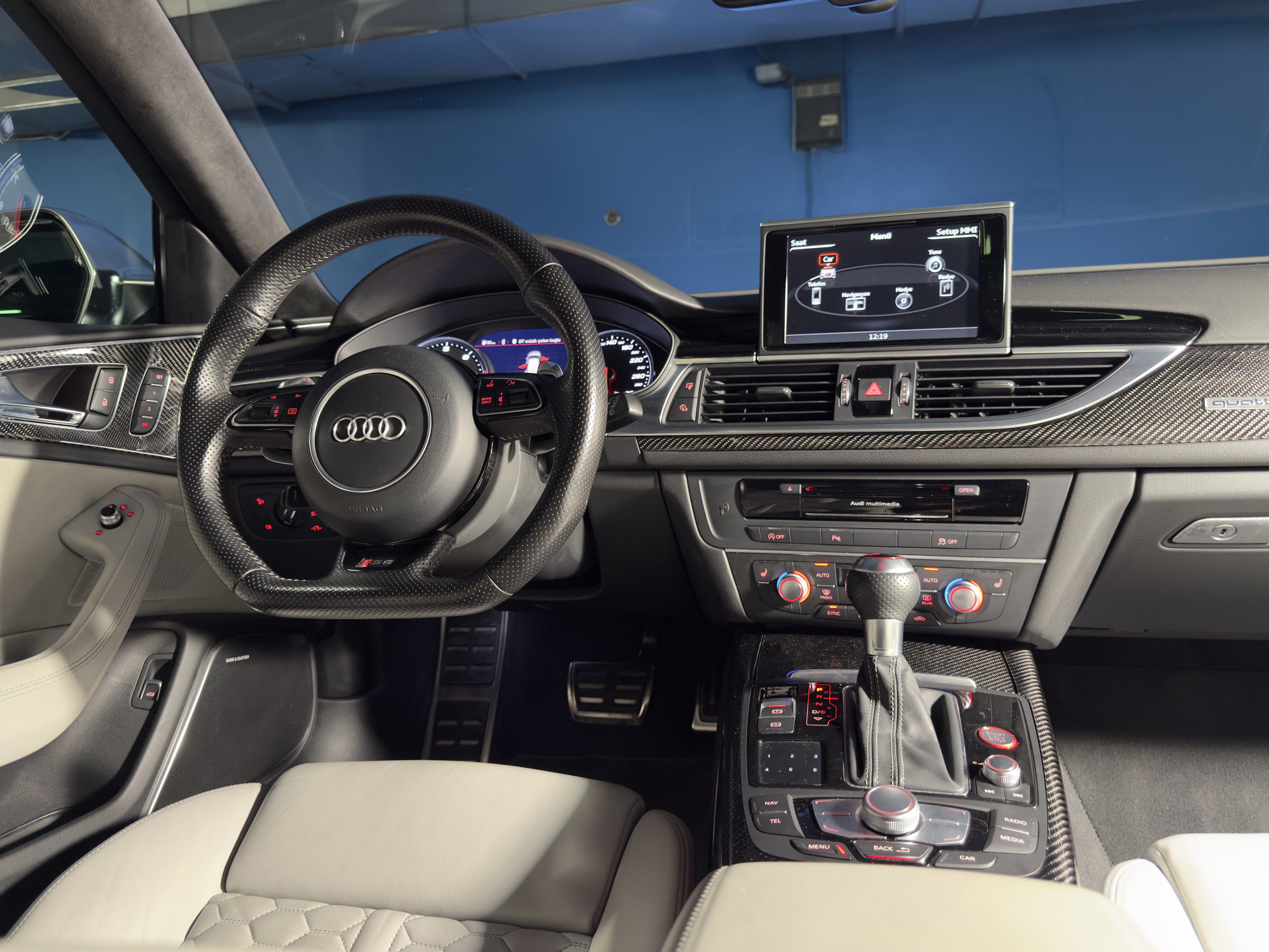 2016 AUDI RS6 Avant Performance