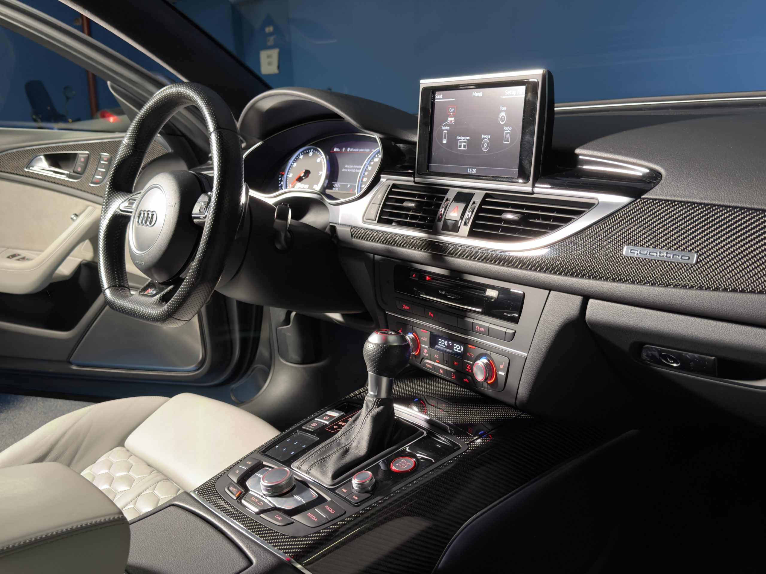 2016 AUDI RS6 Avant Performance