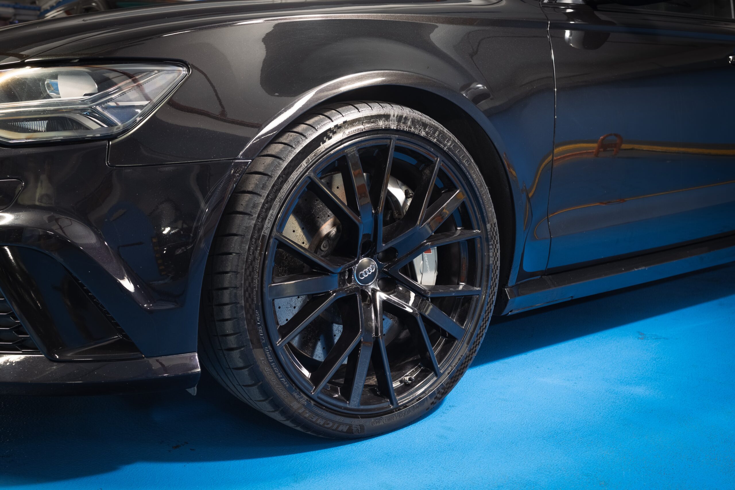 2017 AUDI RS6 Avant Performance