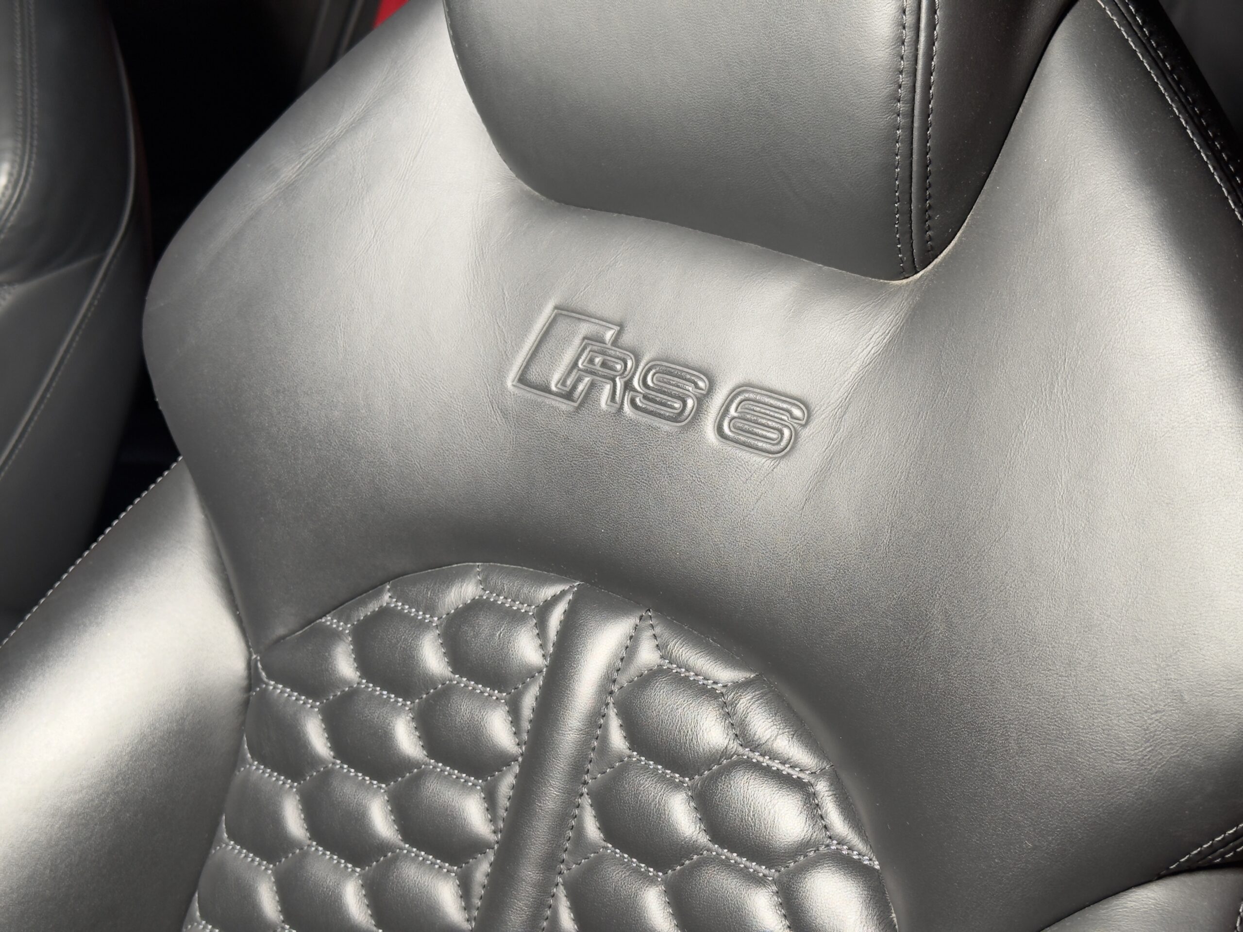 2017 AUDI RS6 Avant Performance