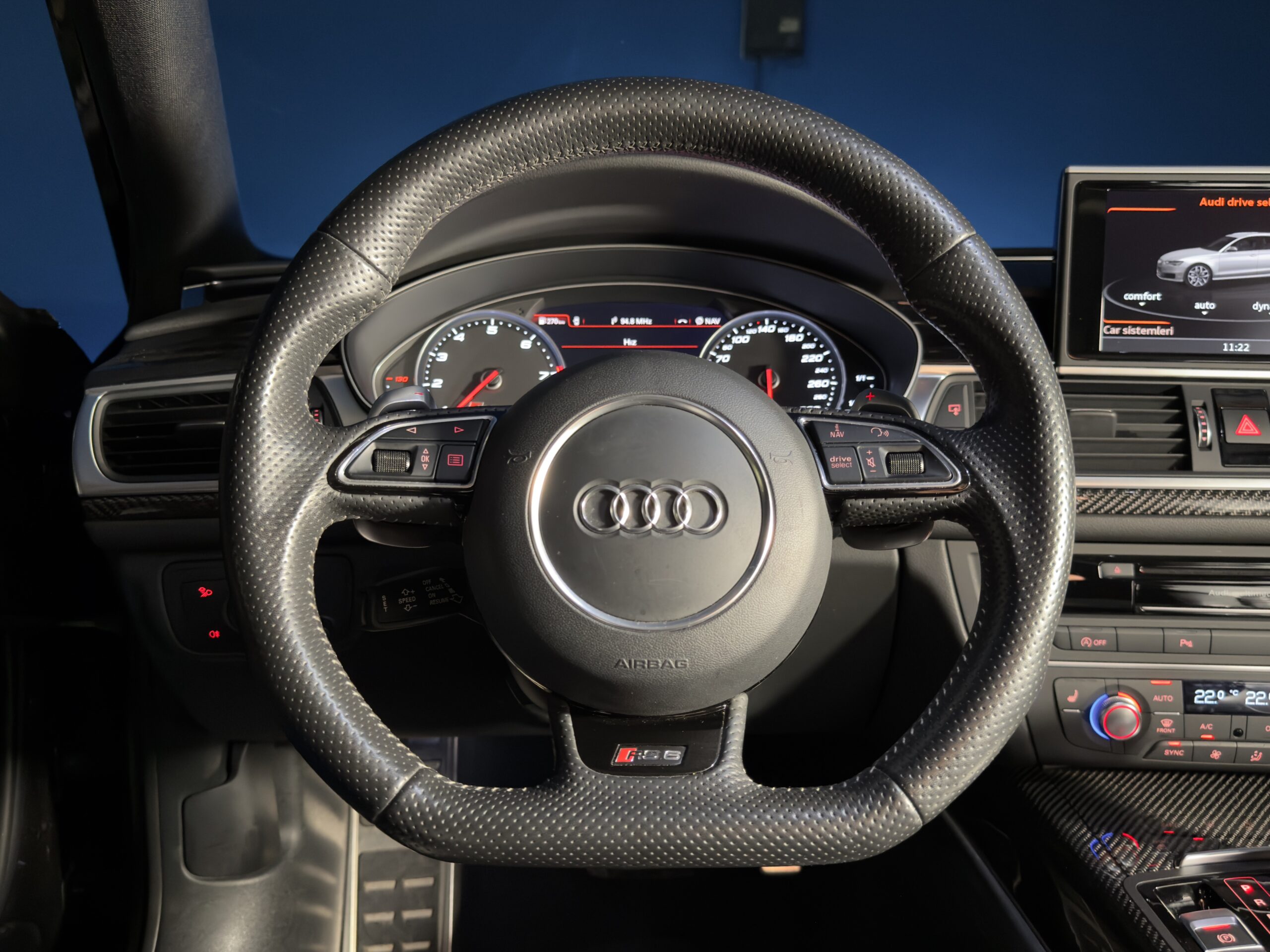 2017 AUDI RS6 Avant Performance