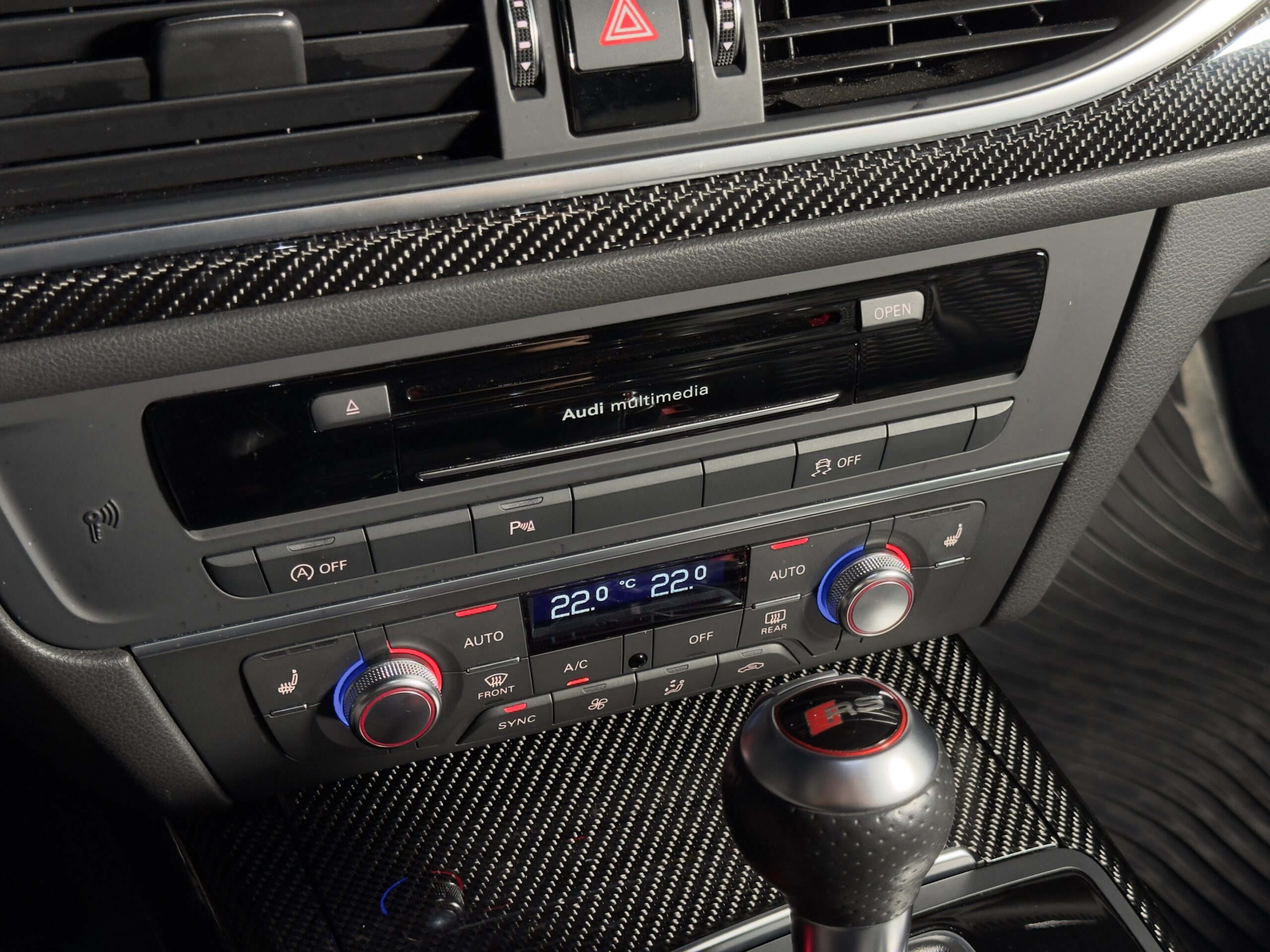 2017 AUDI RS6 Avant Performance