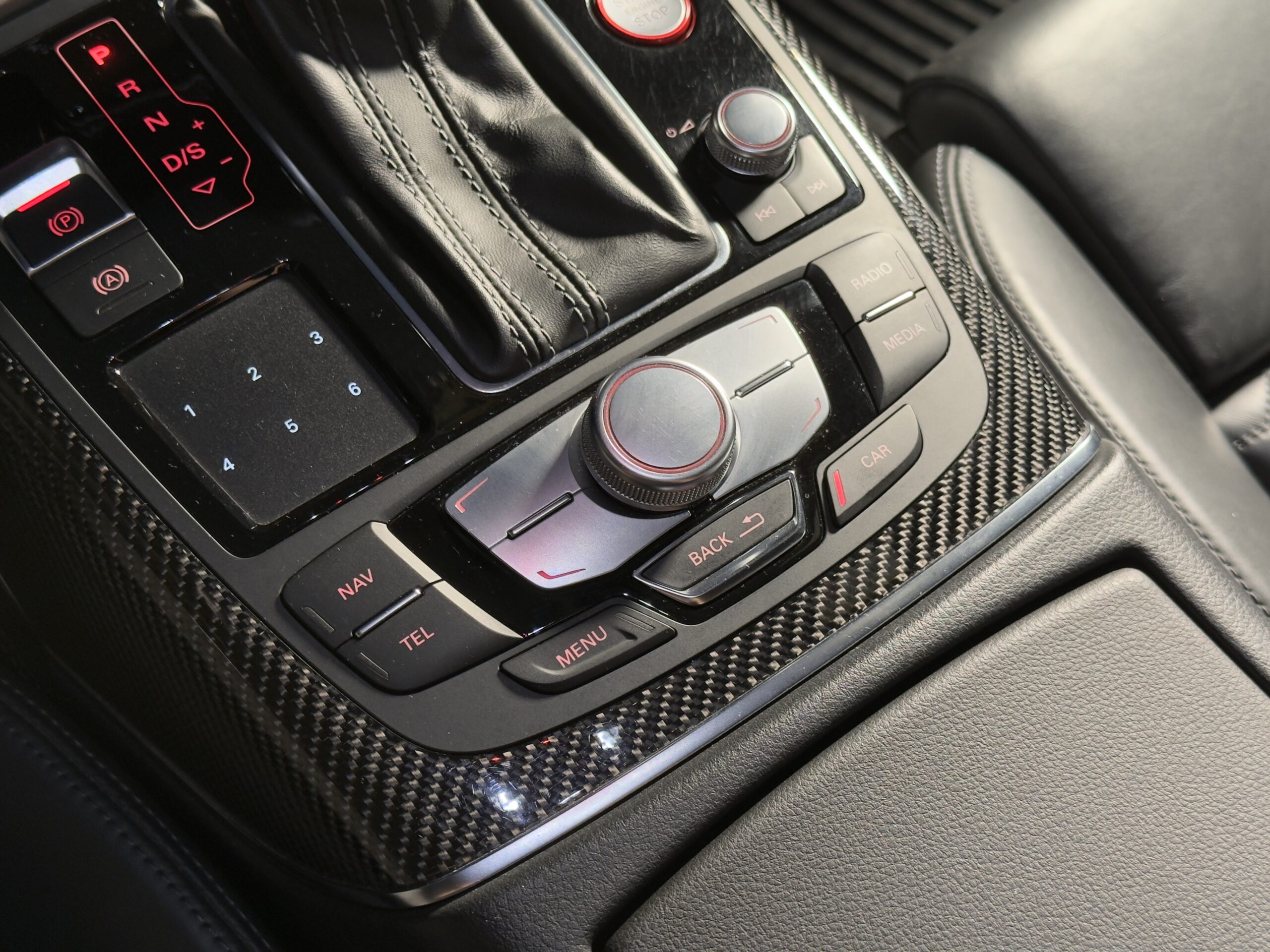 2017 AUDI RS6 Avant Performance