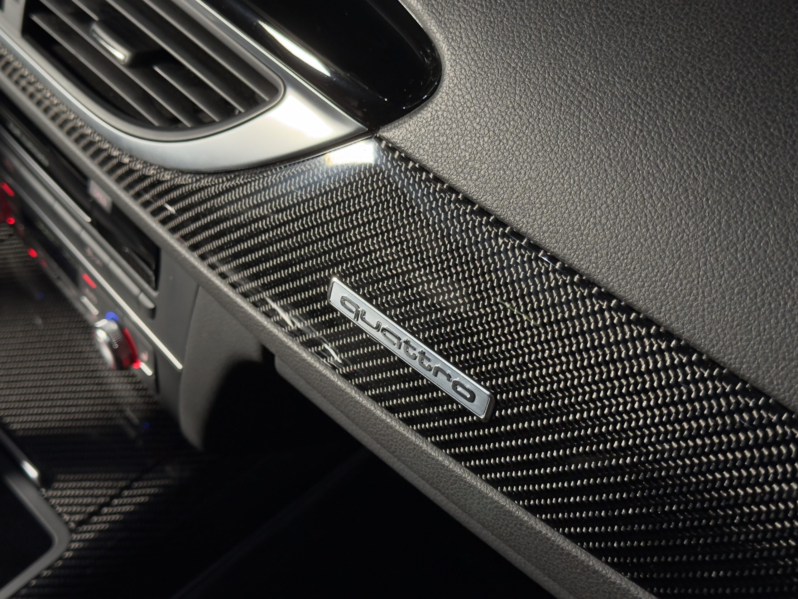 2017 AUDI RS6 Avant Performance