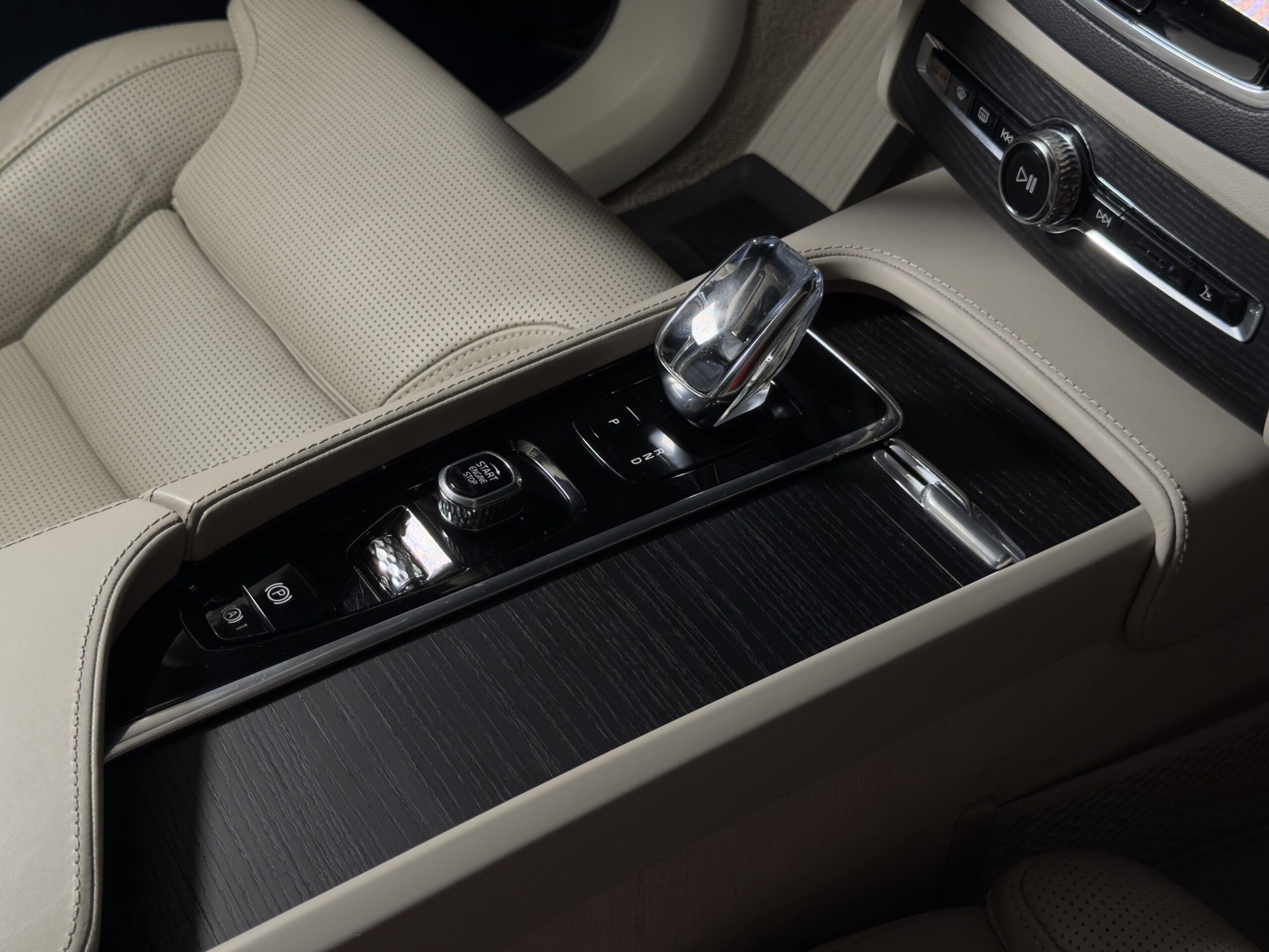 2019 Volvo XC90 B5 Inscription