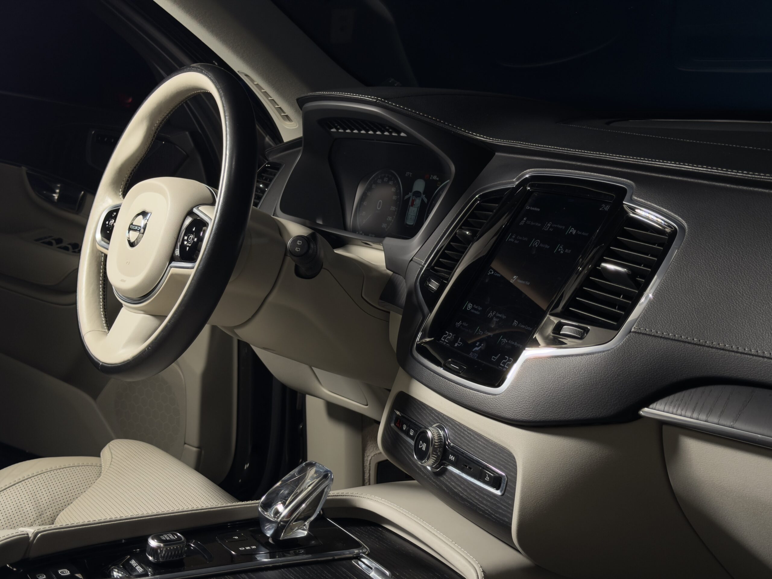 2019 Volvo XC90 B5 Inscription