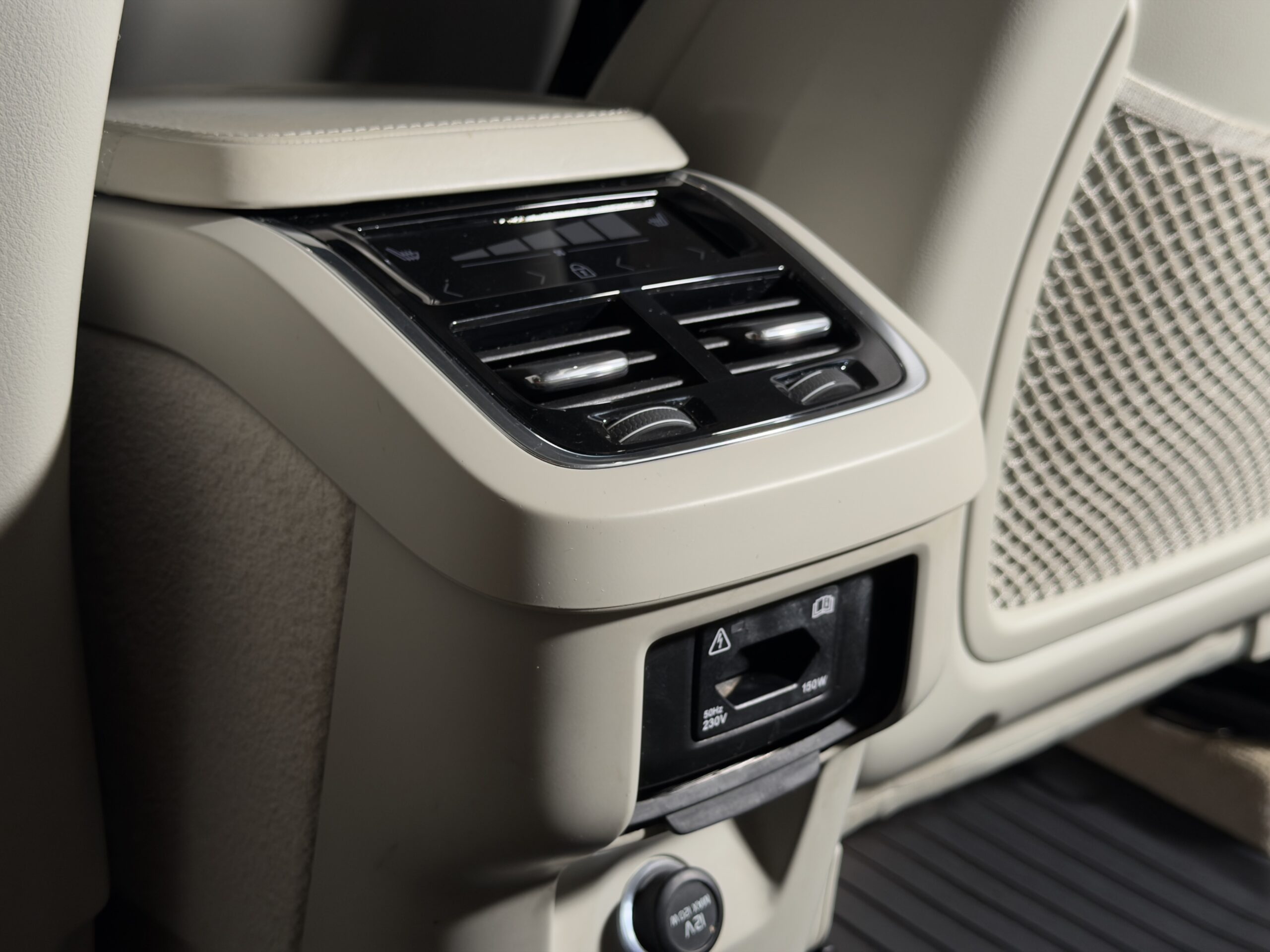 2019 Volvo XC90 B5 Inscription