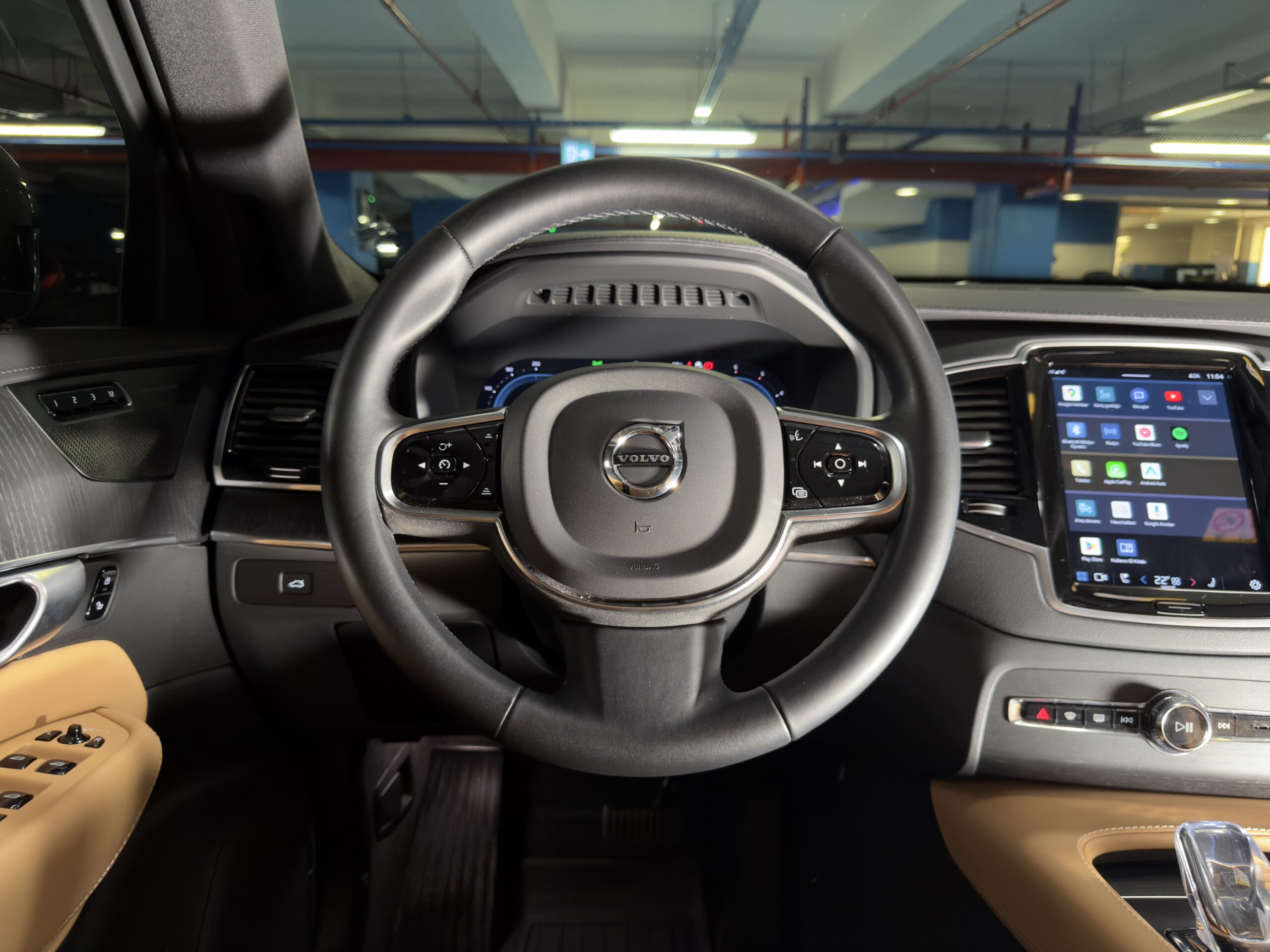 2023 Volvo XC90 B5 AWD Plus Bright