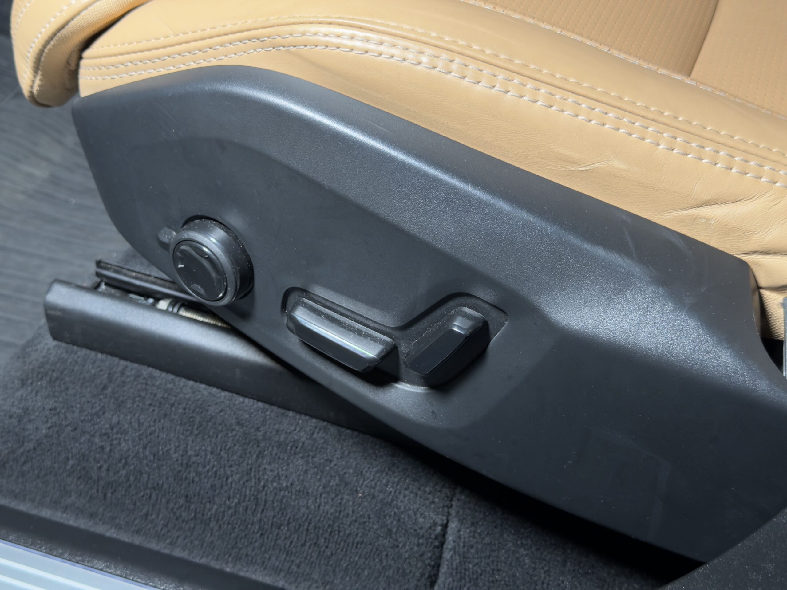 2023 Volvo XC90 B5 AWD Plus Bright