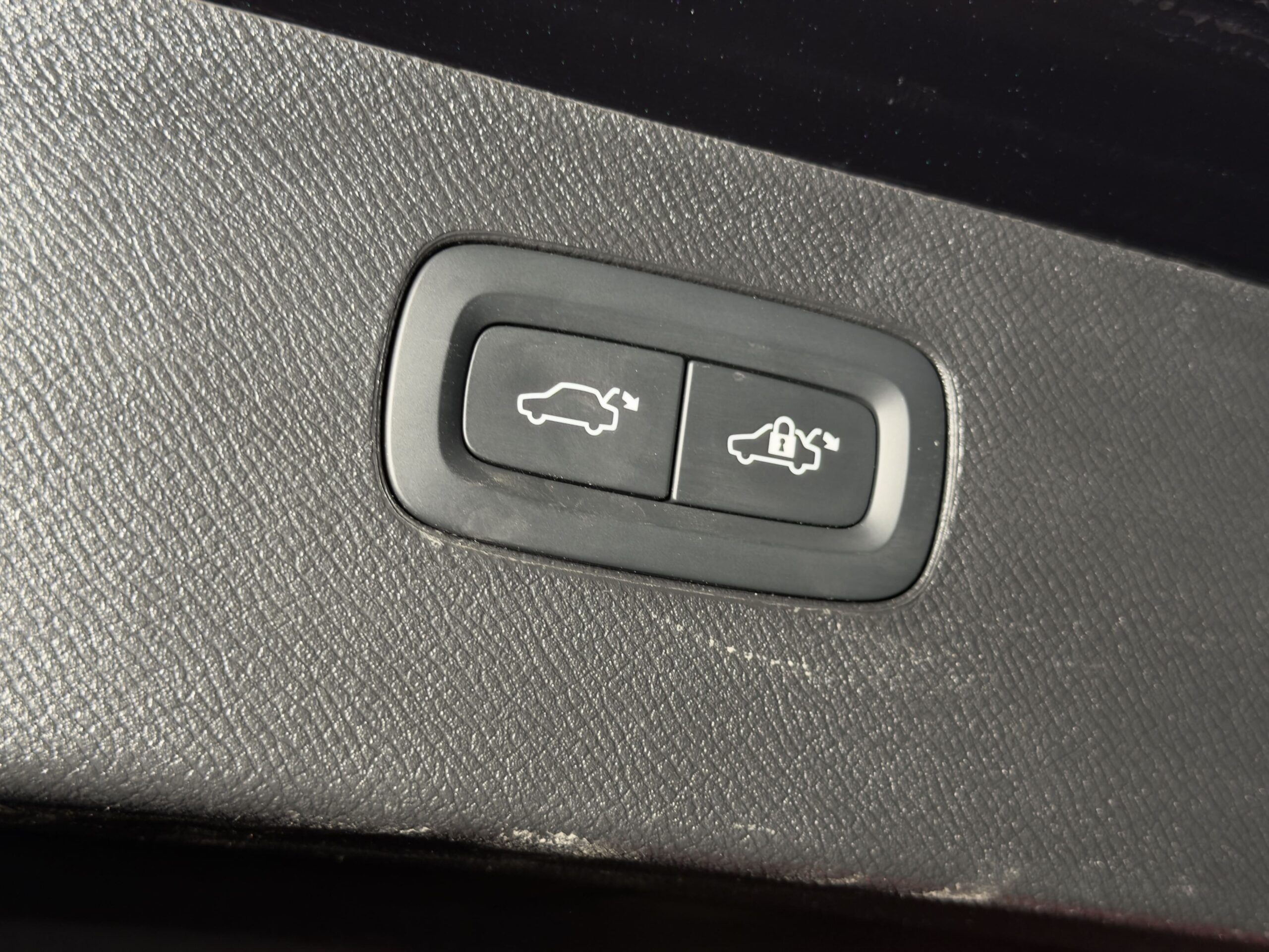 2023 Volvo XC90 B5 AWD Plus Bright