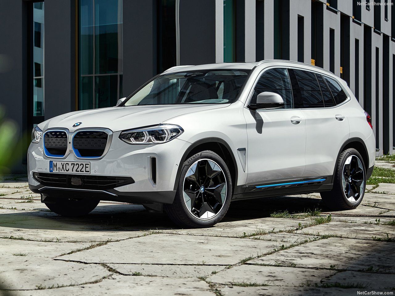 BMW, iX3 ortaya çıktı.