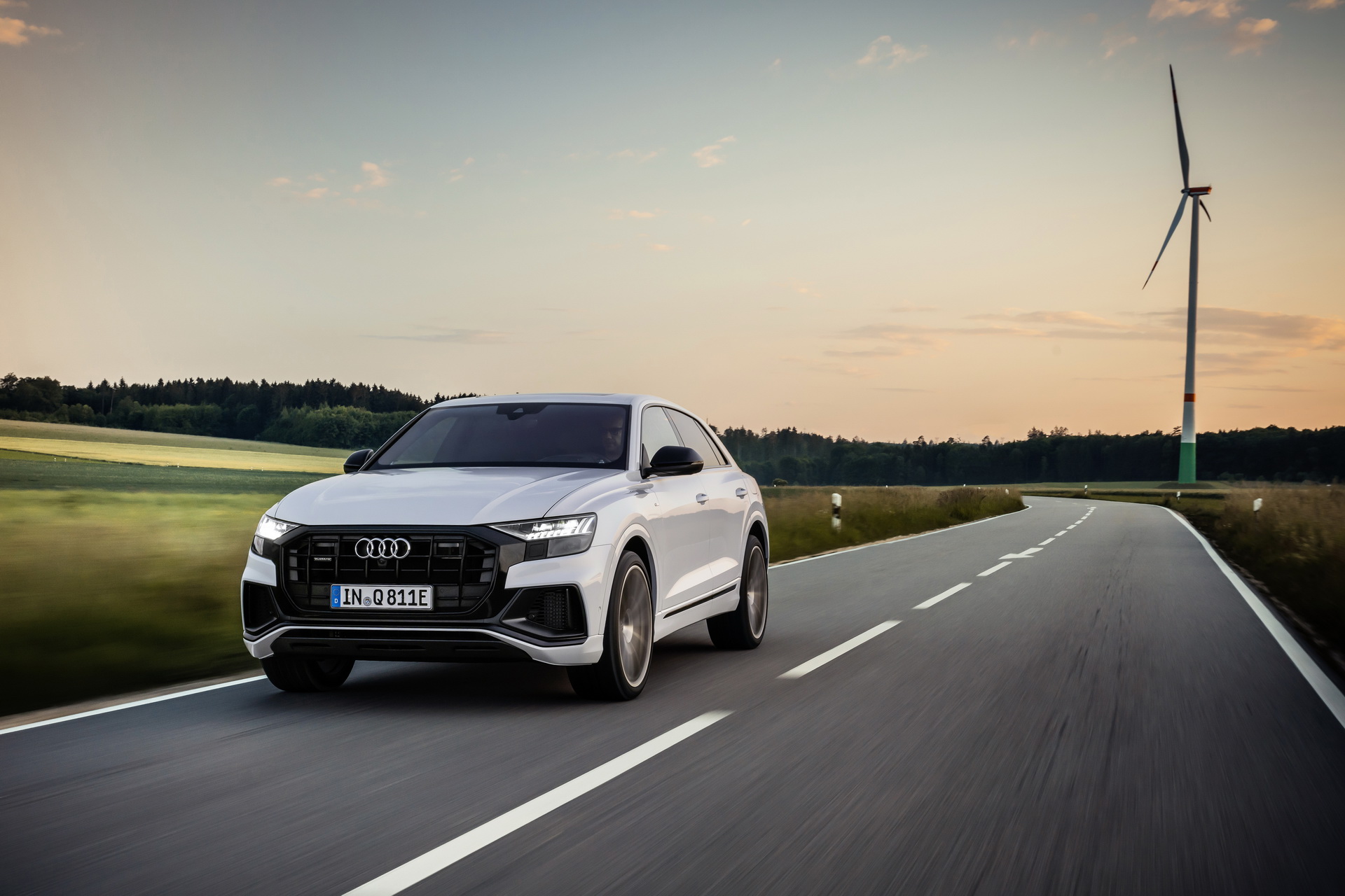 AUDI Q8’E 3 LİTRELİK HİBRİT