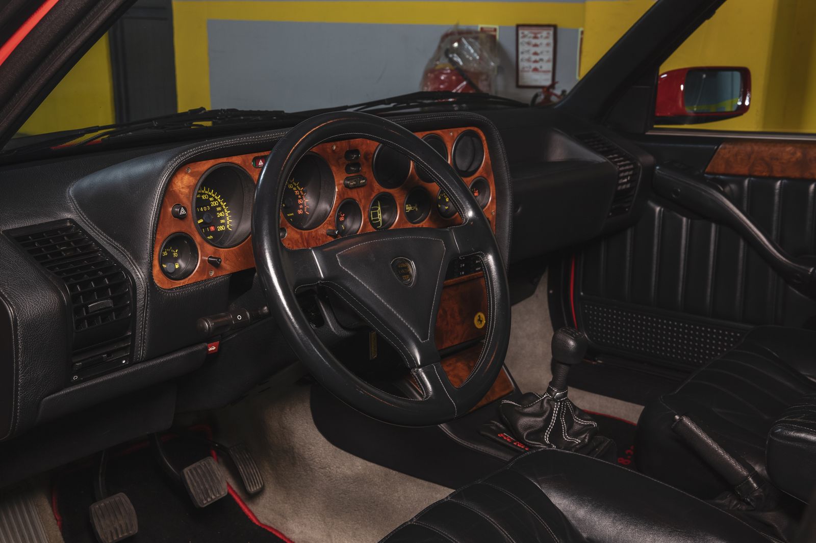 1992 Lancia Thema 8·32 by Ferrari