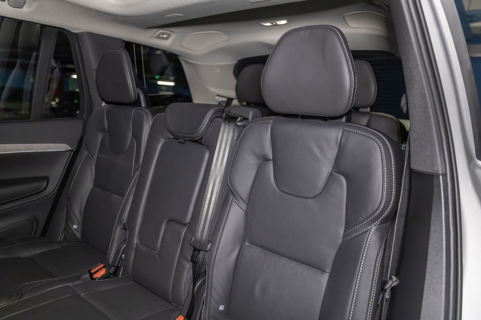 2023 Volvo XC90 B5 AWD Plus Dark