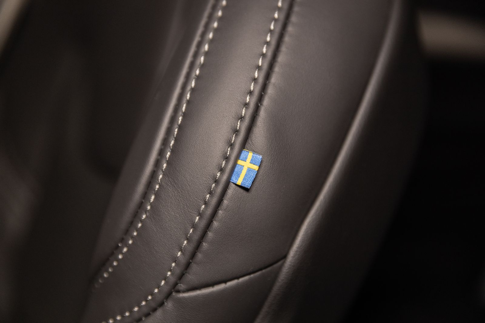 2023 Volvo XC90 B5 AWD Plus Dark