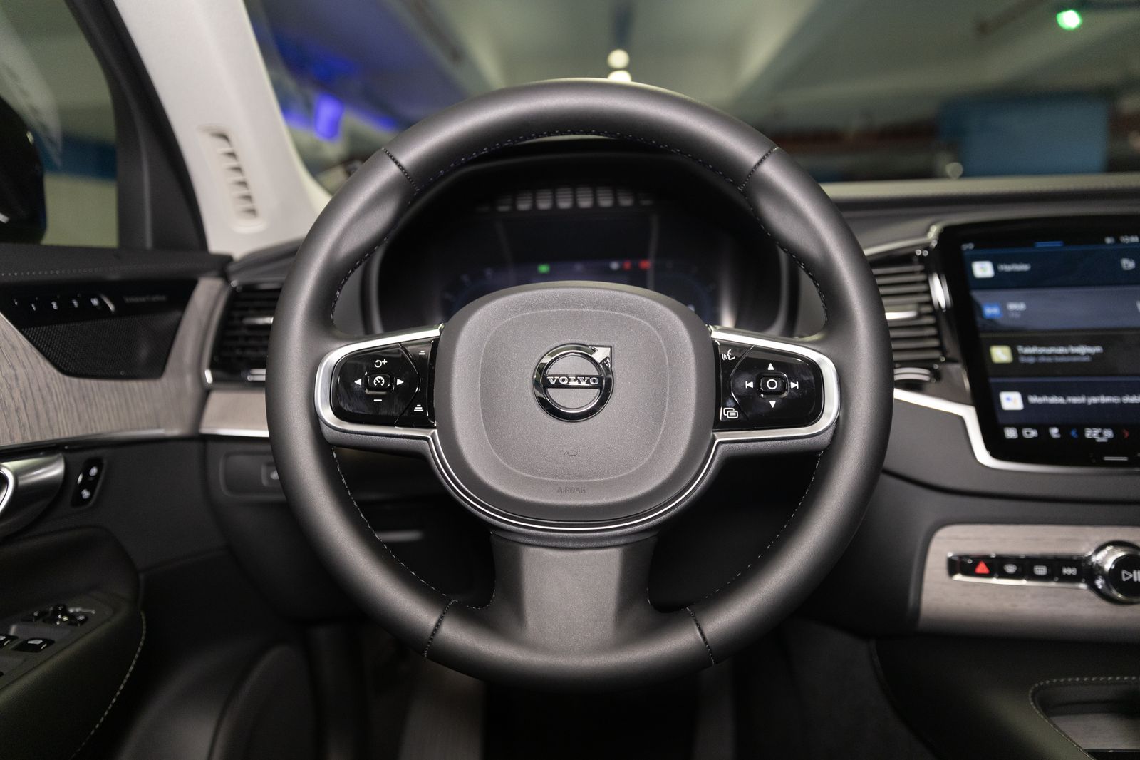 2023 Volvo XC90 B5 AWD Plus Dark