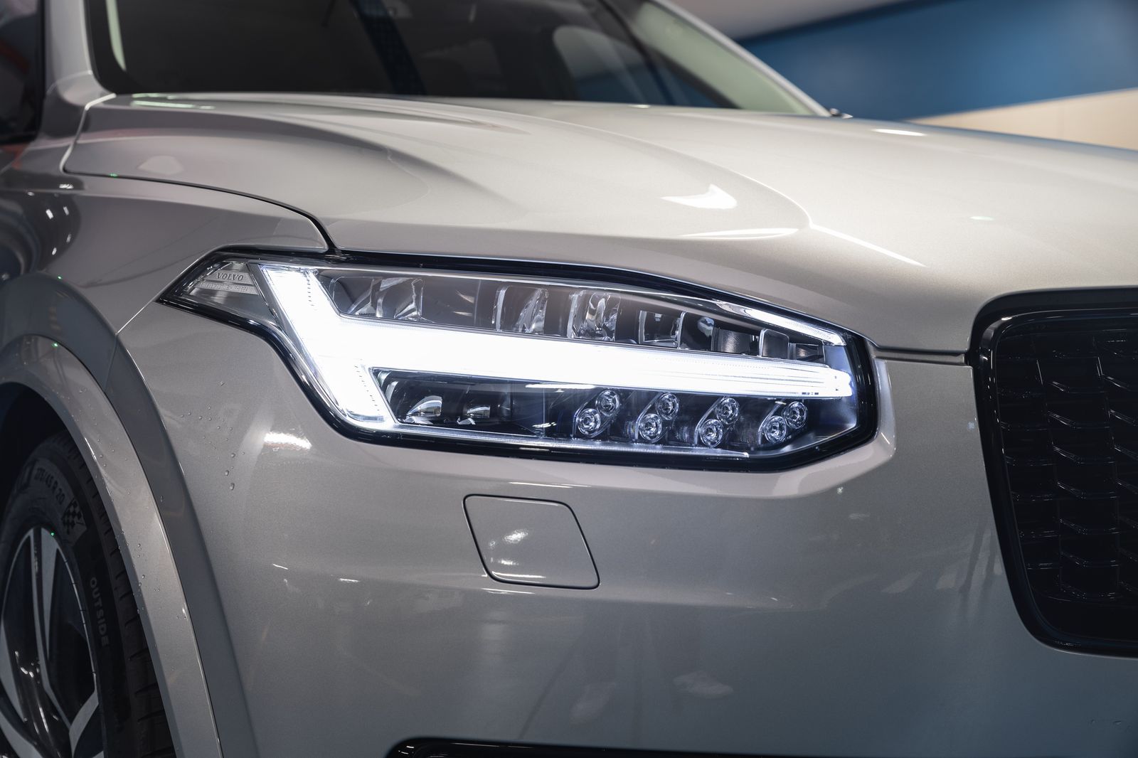 2023 Volvo XC90 B5 AWD Plus Dark