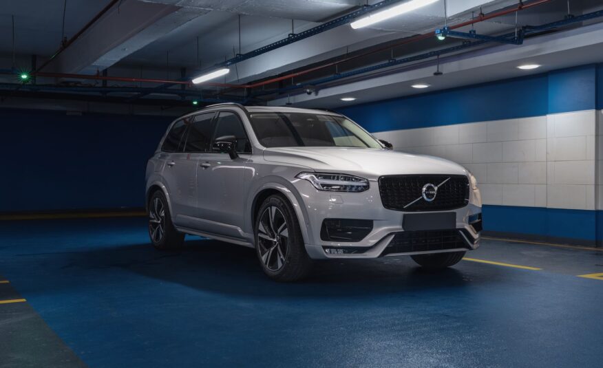 2023 Volvo XC90 B5 AWD Plus Dark