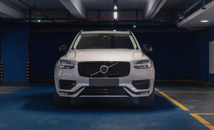 2023 Volvo XC90 B5 AWD Plus Dark