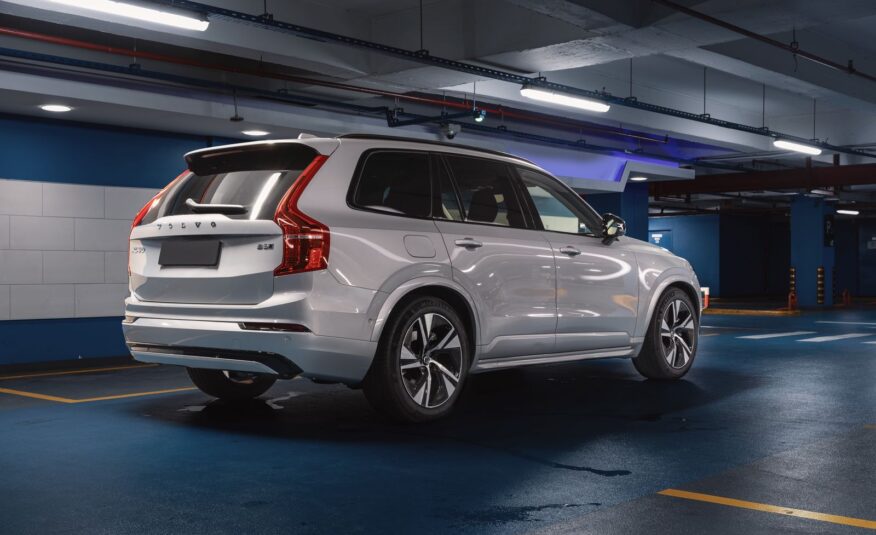 2023 Volvo XC90 B5 AWD Plus Dark