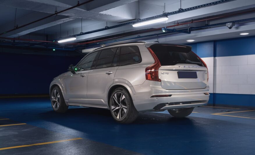 2023 Volvo XC90 B5 AWD Plus Dark