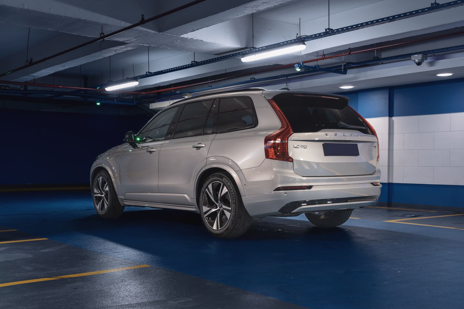 2023 Volvo XC90 B5 AWD Plus Dark
