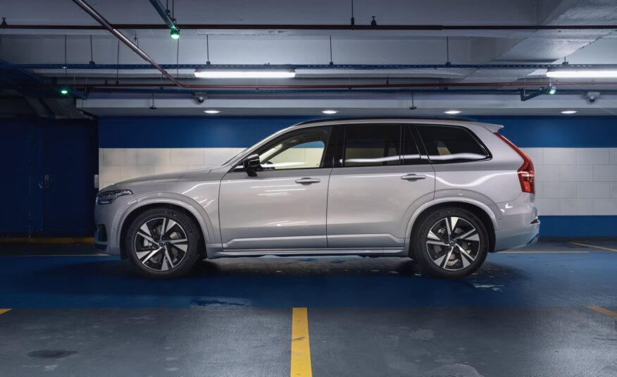 2023 Volvo XC90 B5 AWD Plus Dark