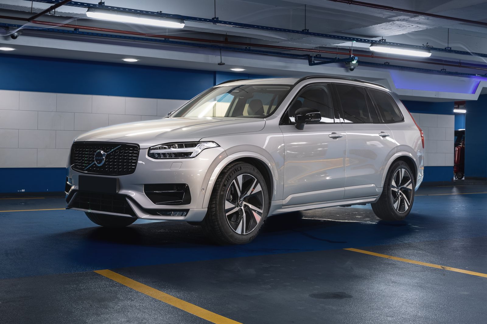 2023 Volvo XC90 B5 AWD Plus Dark