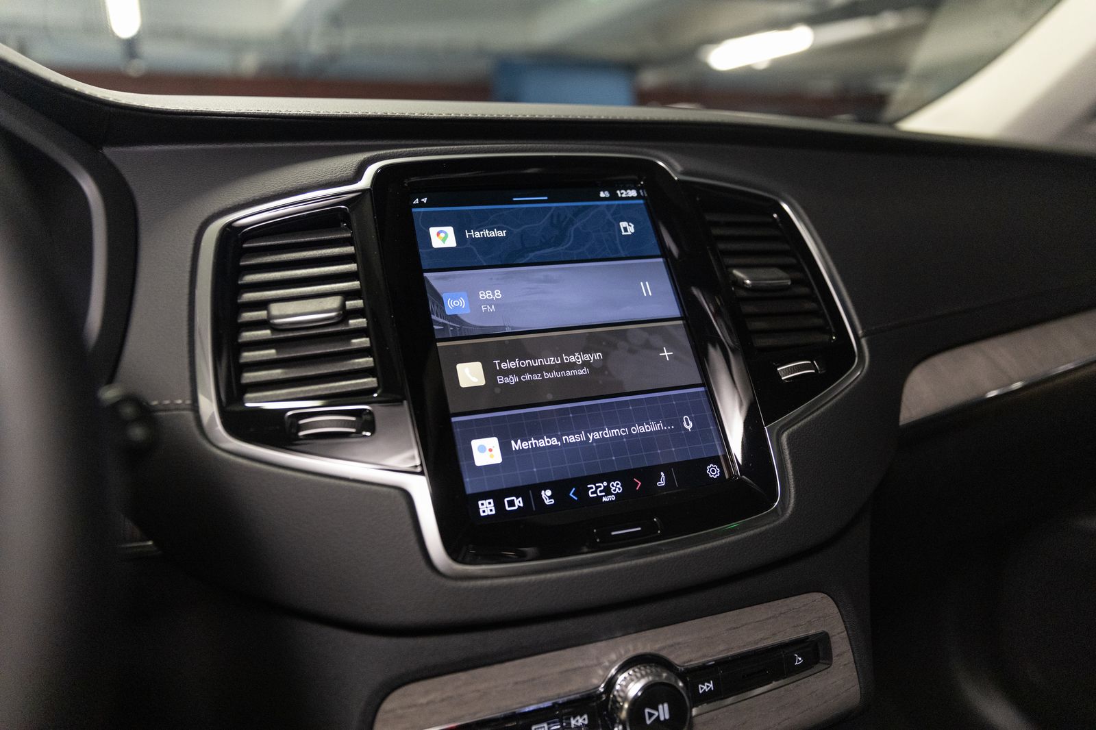 2023 Volvo XC90 B5 AWD Plus Dark