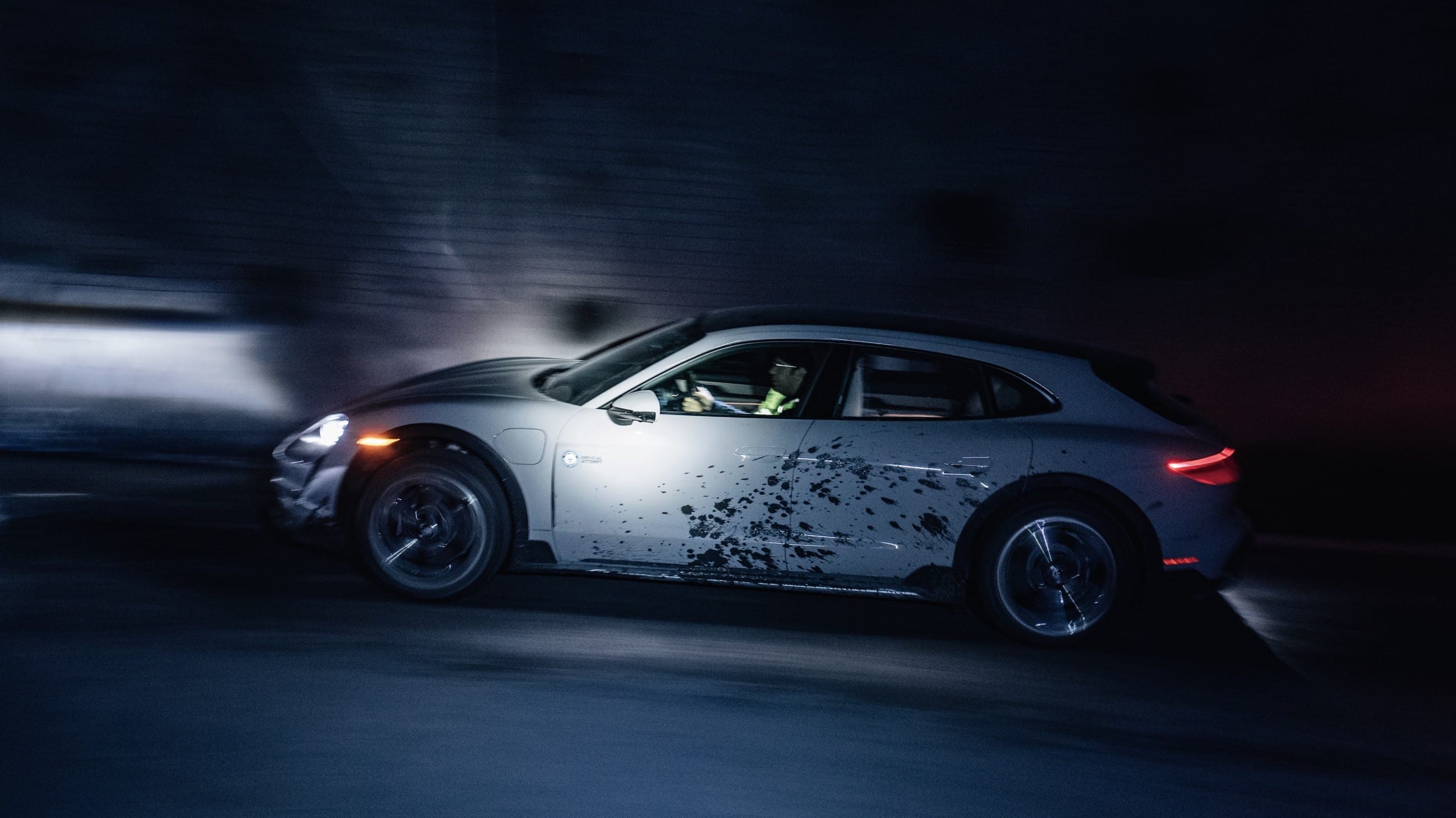 Porsche Taycan Yer Altından Pikes Peak Zirvesine Çıkarak Rekor Kırdı