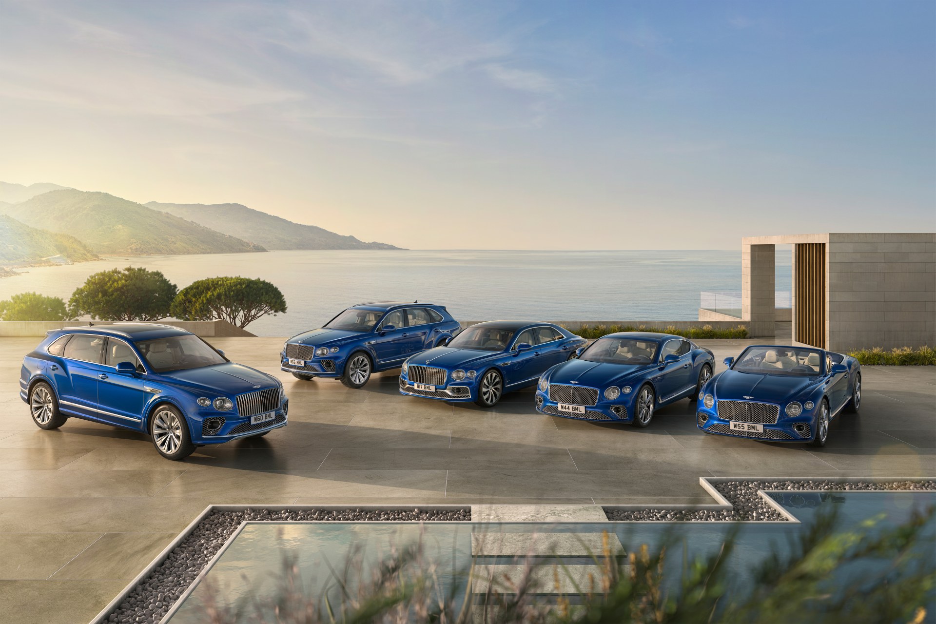 Yeni Bentley Azure Ürün Gamı Tanıtıldı