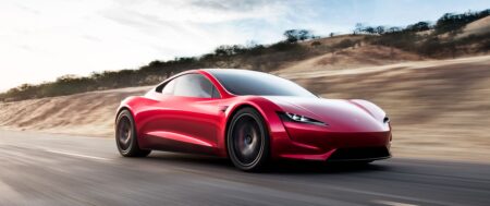 Tesla Roadster’ın üretimi yine ertelendi.